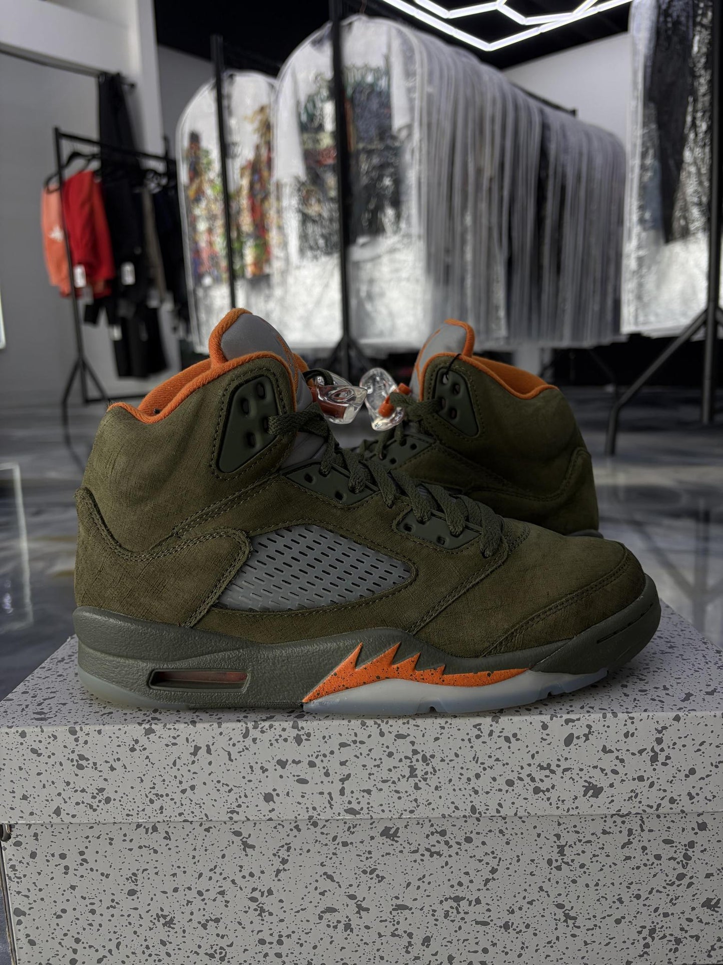 Jordan 5 "Olive" Used Size 7.5
