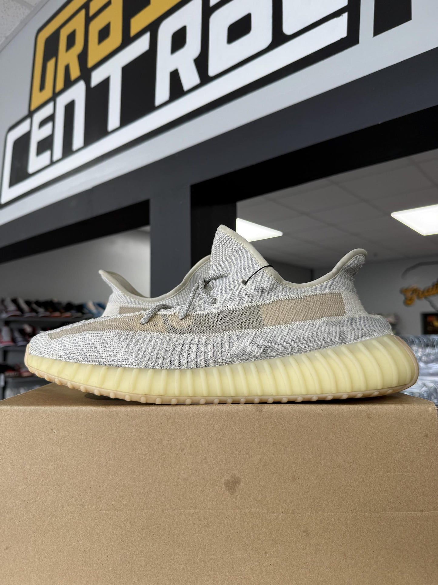 Yeezy 350 V2 "Lundmark" Used Size 14