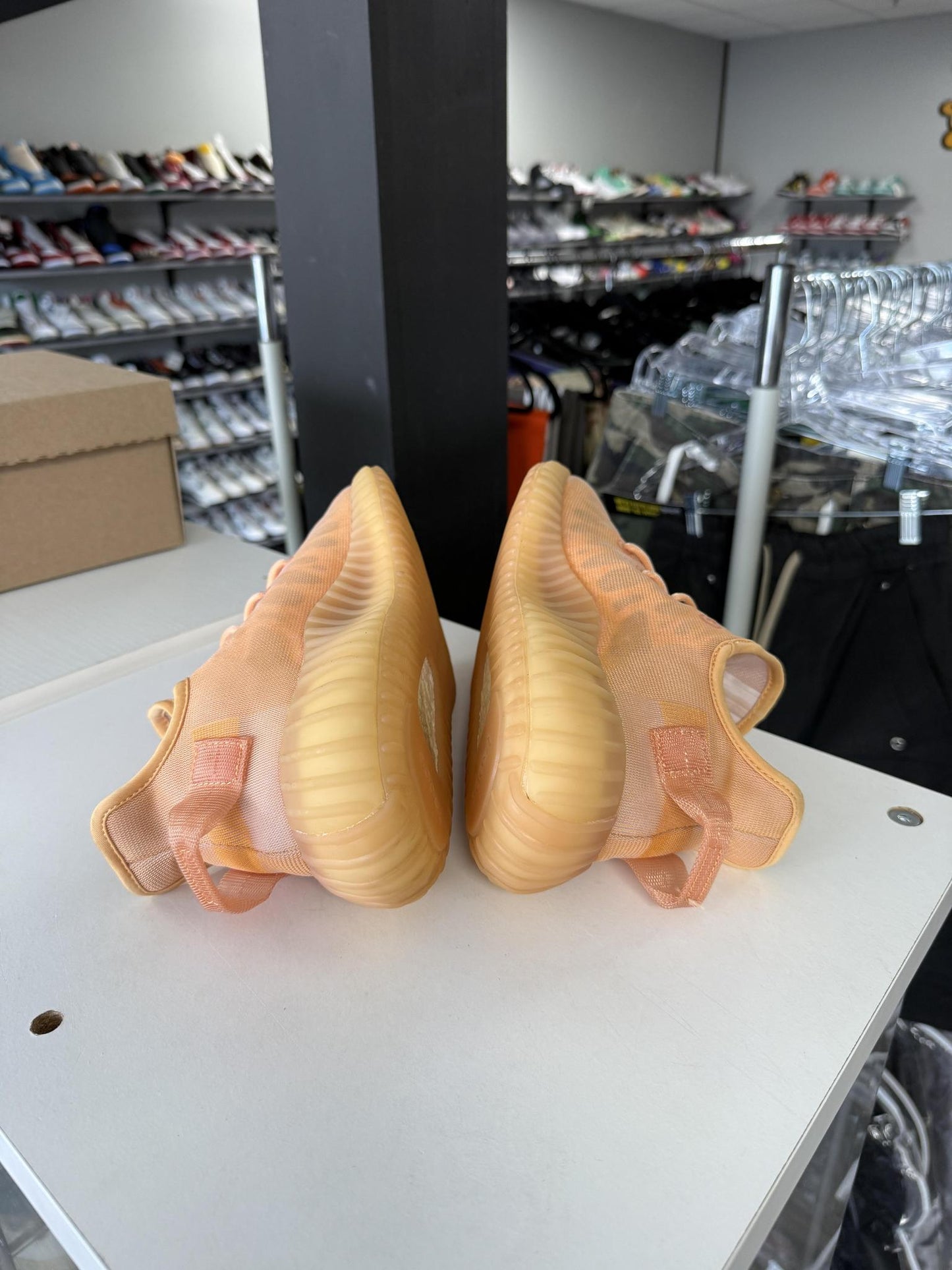Yeezy 350 V2 "Clay" Used Size 10