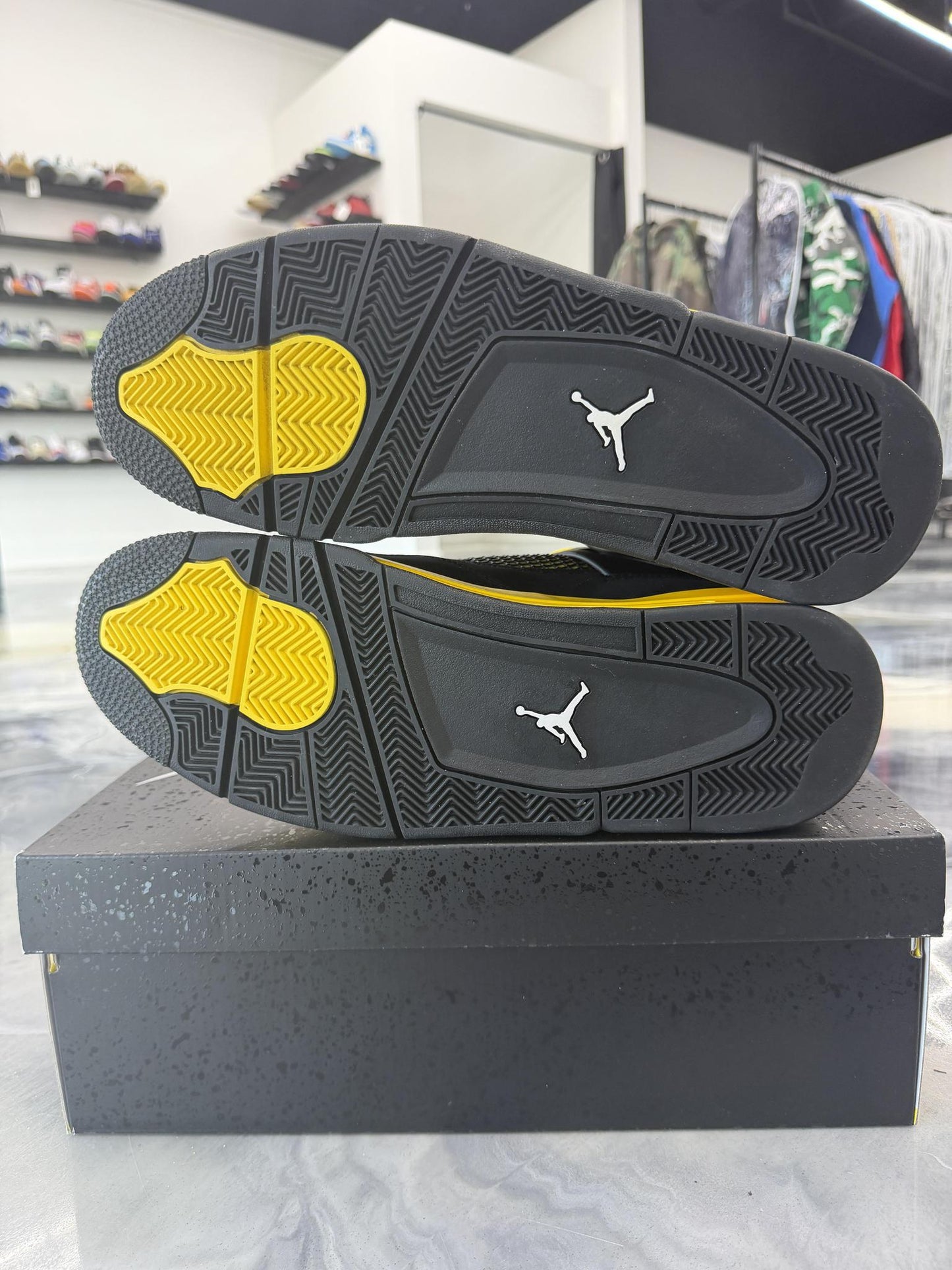 Jordan 4 "Thunder" Used Size 14