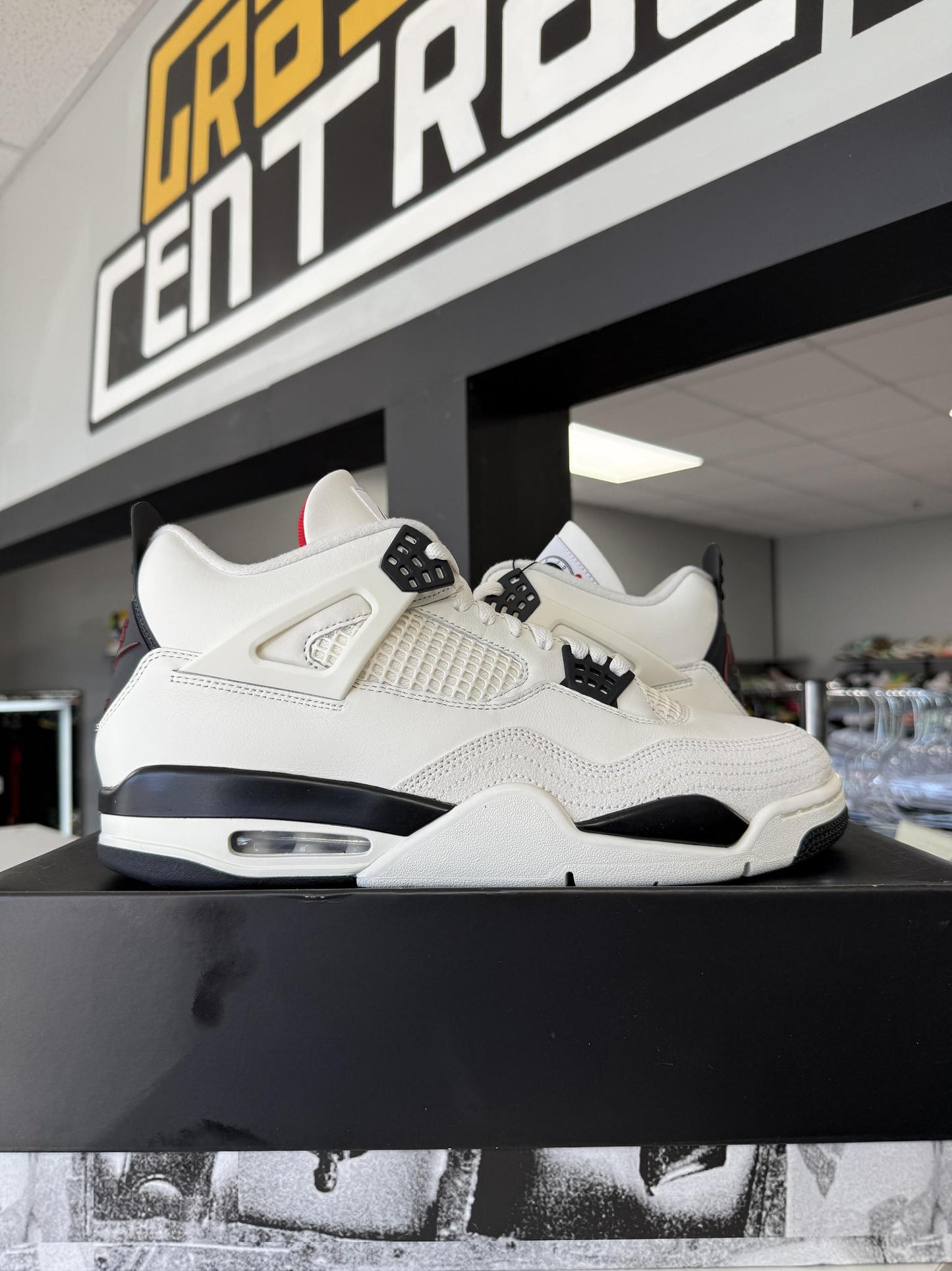 Jordan 4 "Flight Club" Used Size 13