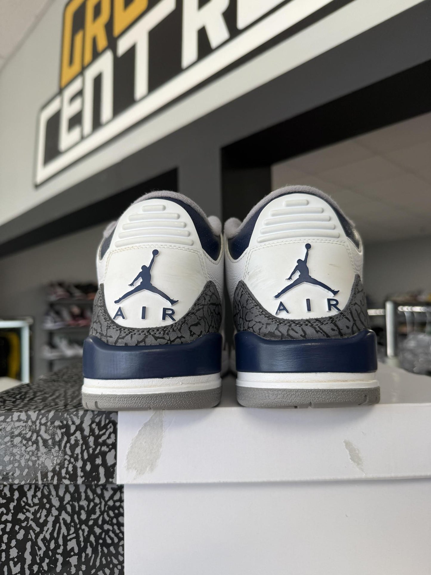 Jordan 3 "Midnight Navy" Used Size 9