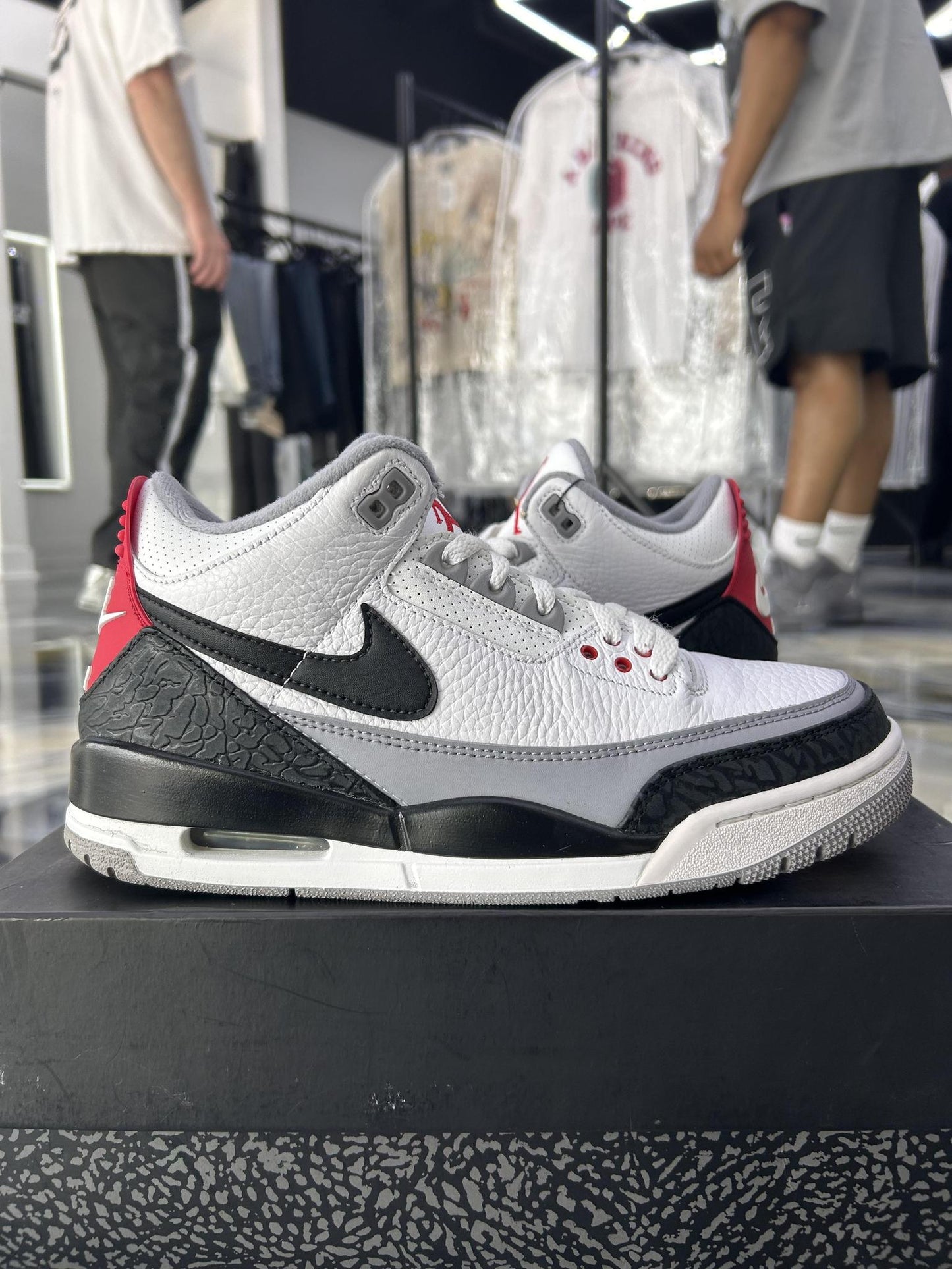 Jordan 3 Tinker "Black Fire Red" Used Size 9