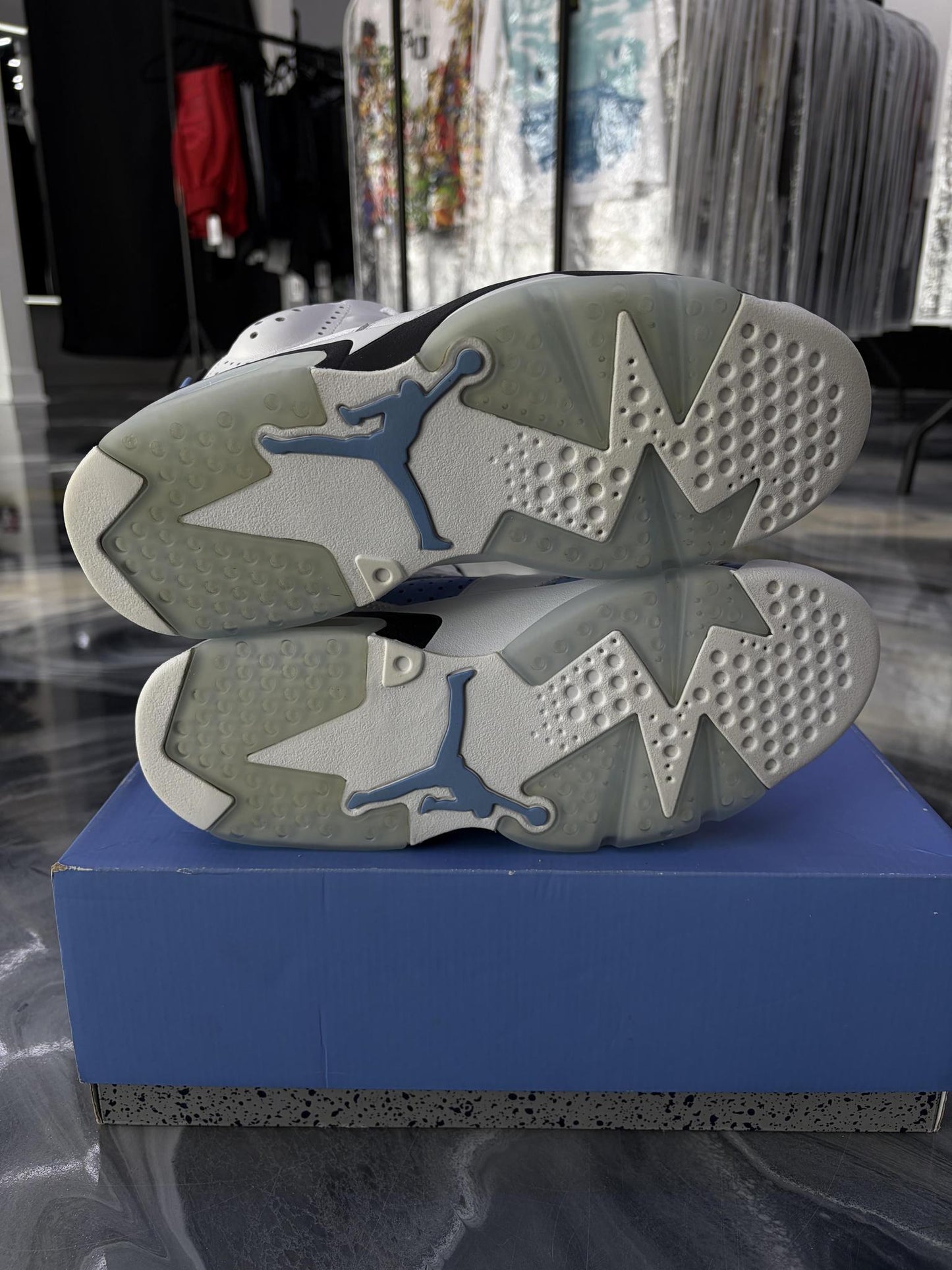 Jordan 6 "UNC" Used Size 9