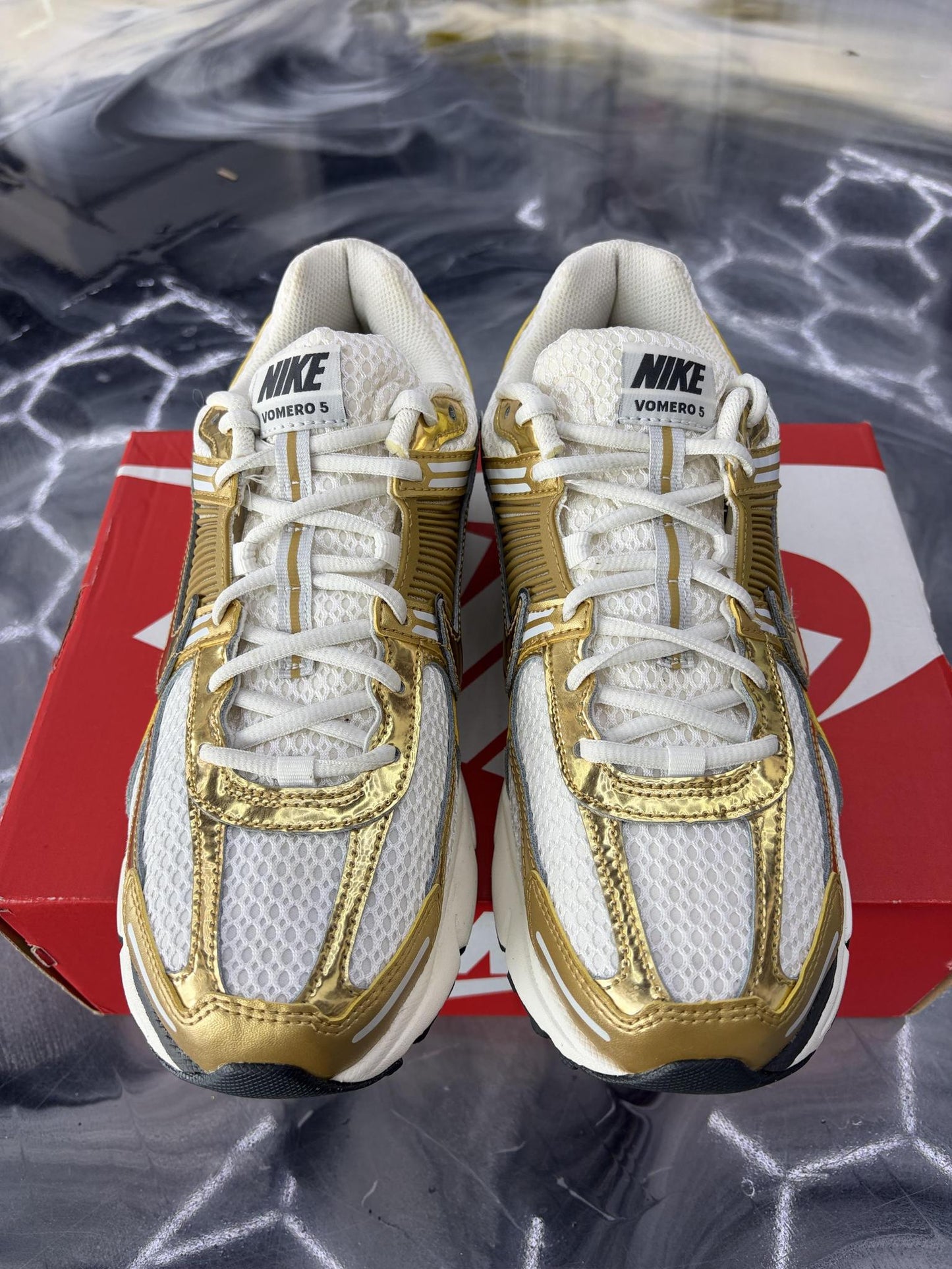 Nike Vomero 5 "Metallic Gold" Used Size 10