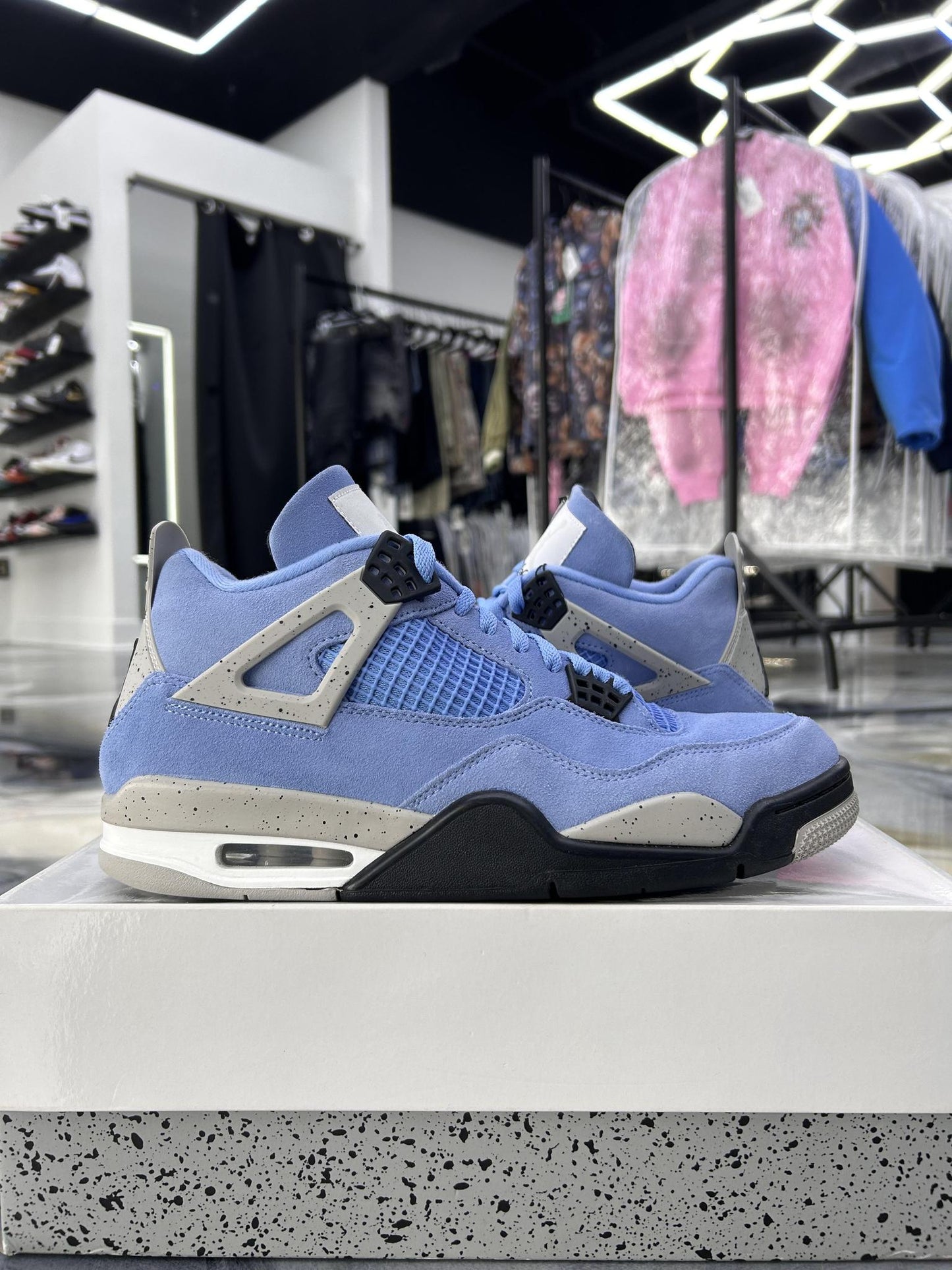 Jordan 4 "University Blue" Used Size 11