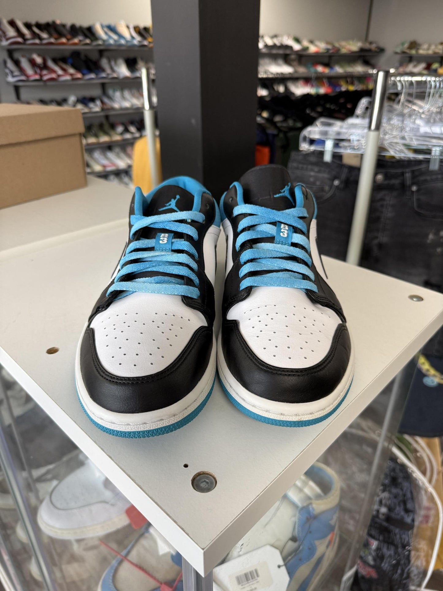 Jordan 1 Low "Blue Laser" Used Size 11.5