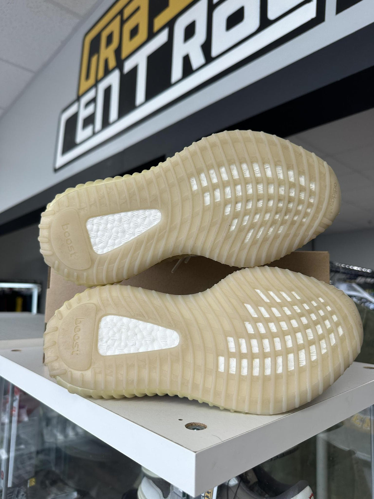 Adidas Yeezy 350 V2 "MX Oat" Used Size 6.5Y/8W