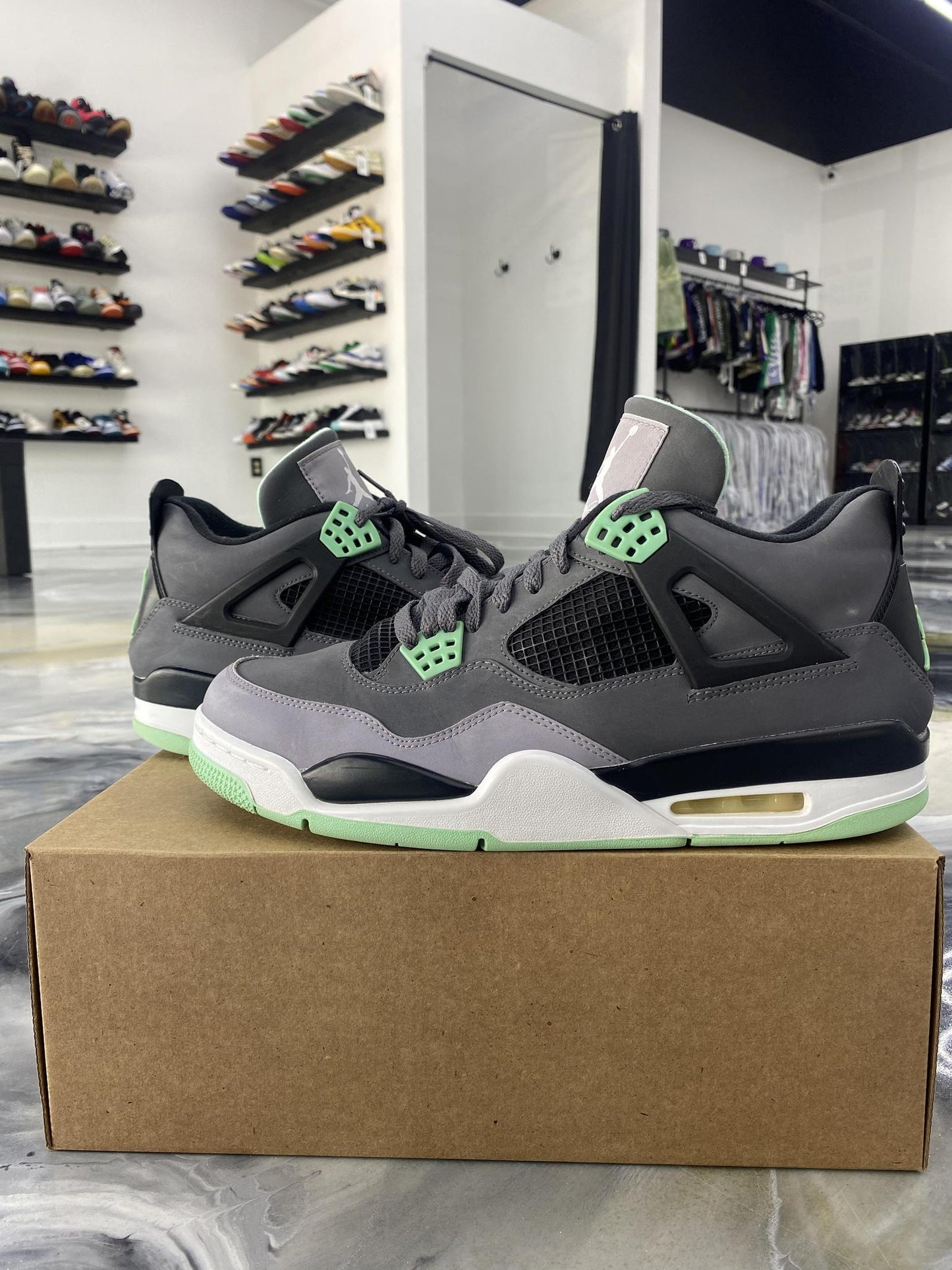 Jordan 4 "Green Glow" Used Size 12