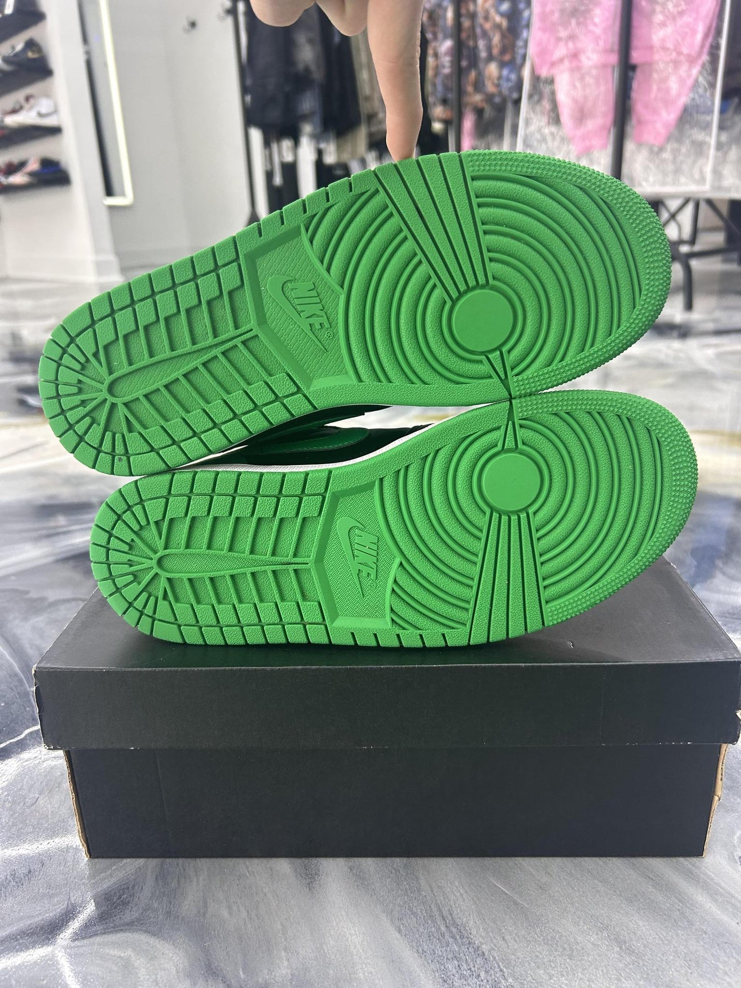 Jordan 1 Low "Black Green" Size 9