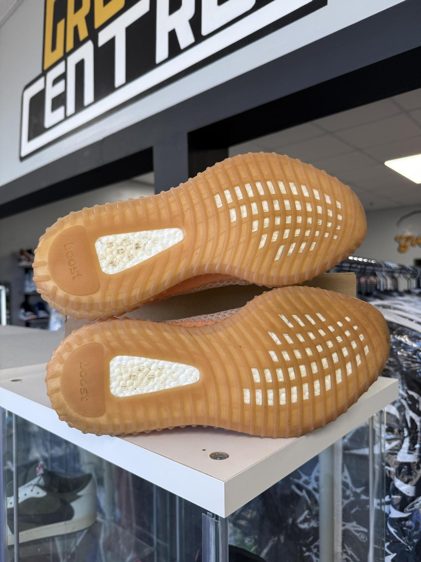 Yeey 350 V2 "Clay" Used Size 10.5