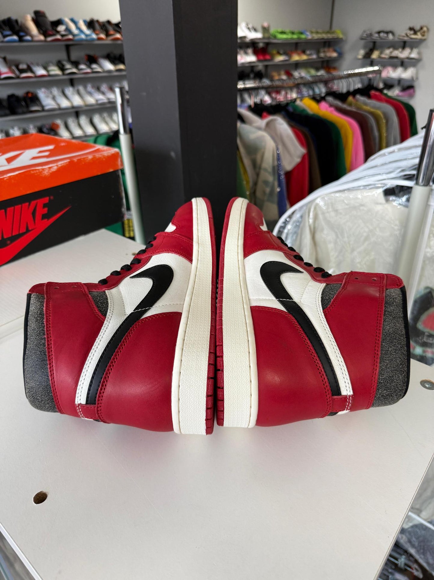 Jordan 1 "Lost & Found Chicago" Used Size 13