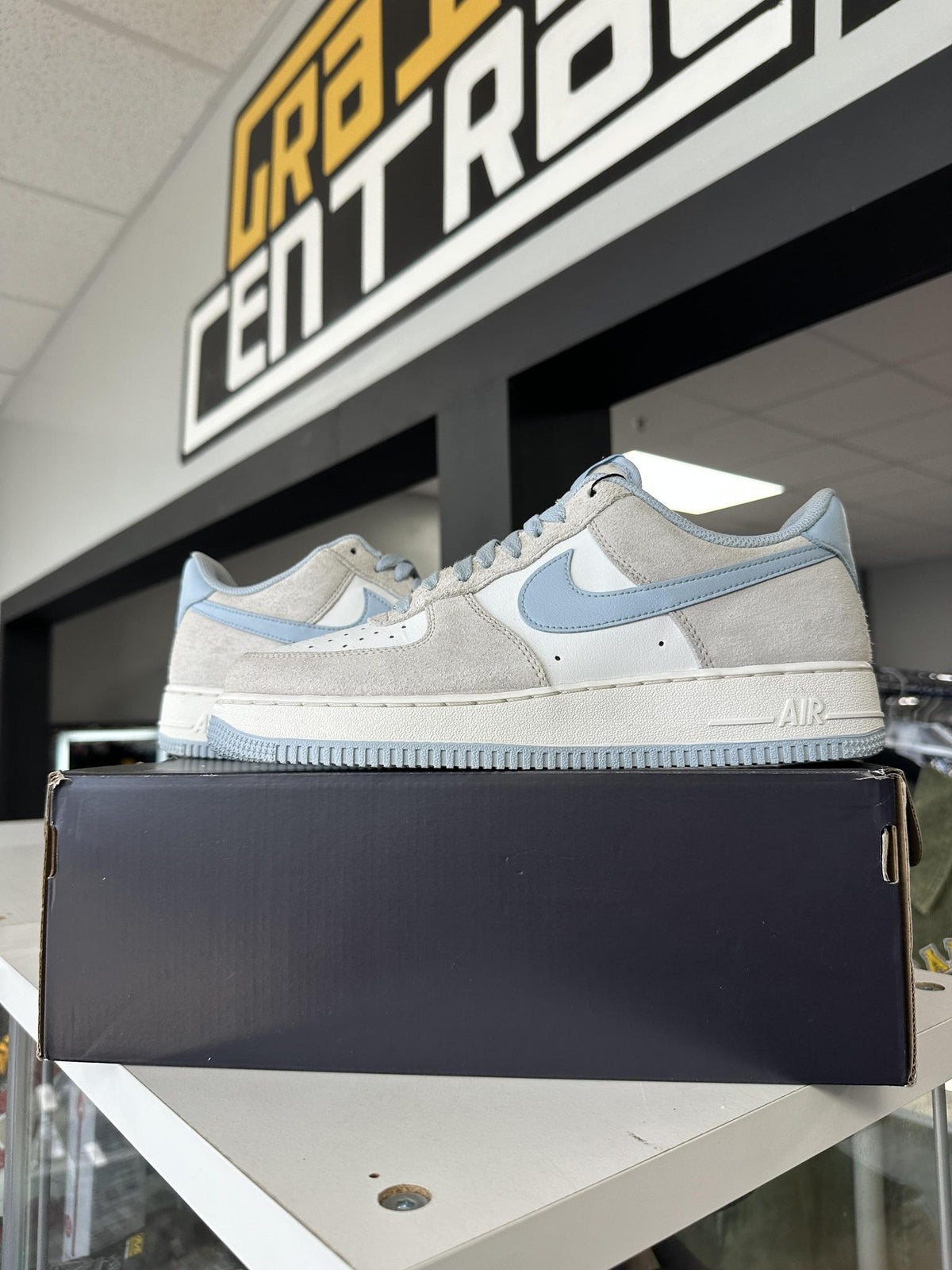 Nike AF1 Low Light Bone "Armory Blue" Used Size 8.5