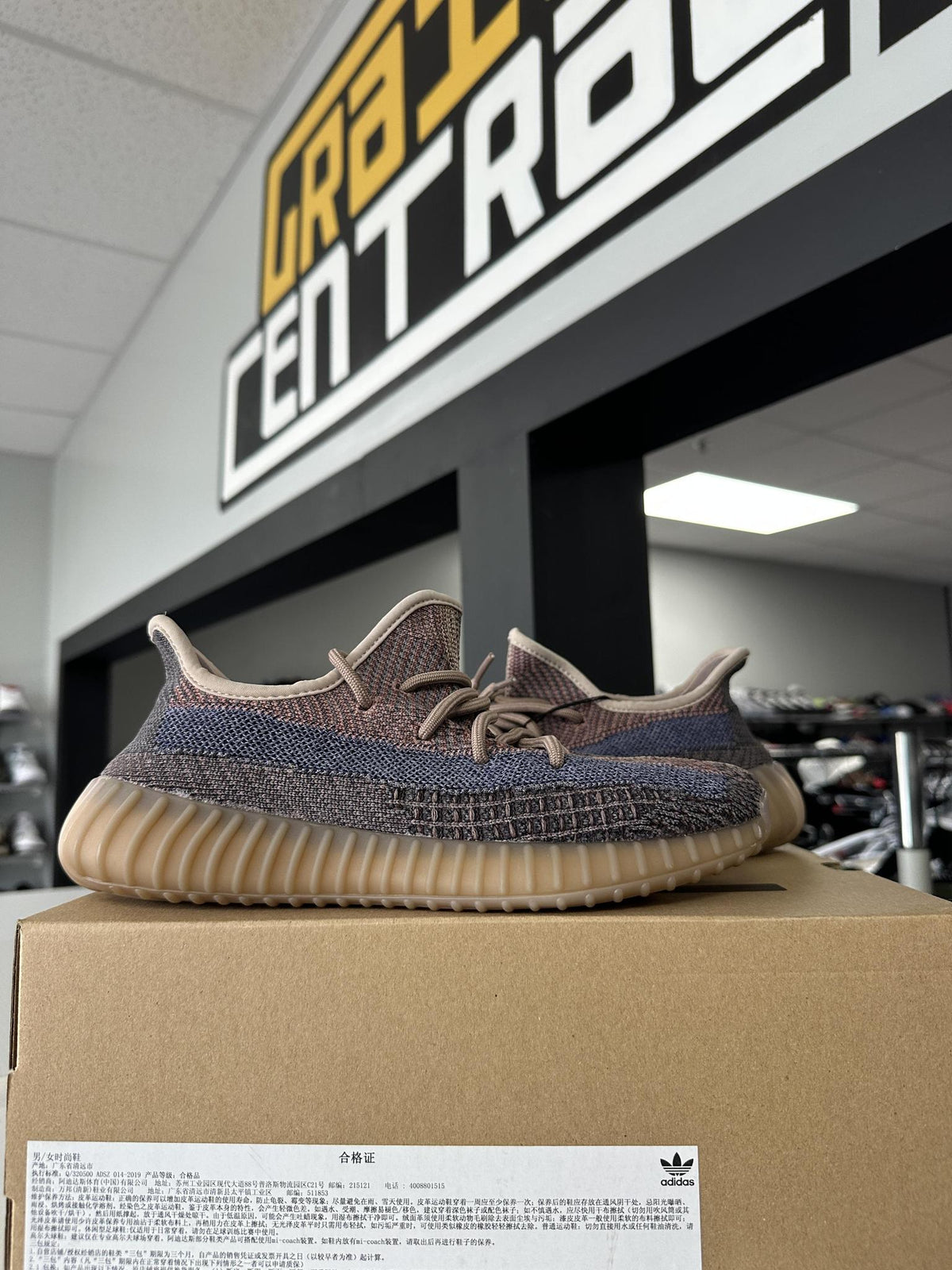 Adidas Yeezy 350 V2 "Fade" Used Size 6.5Y/8W