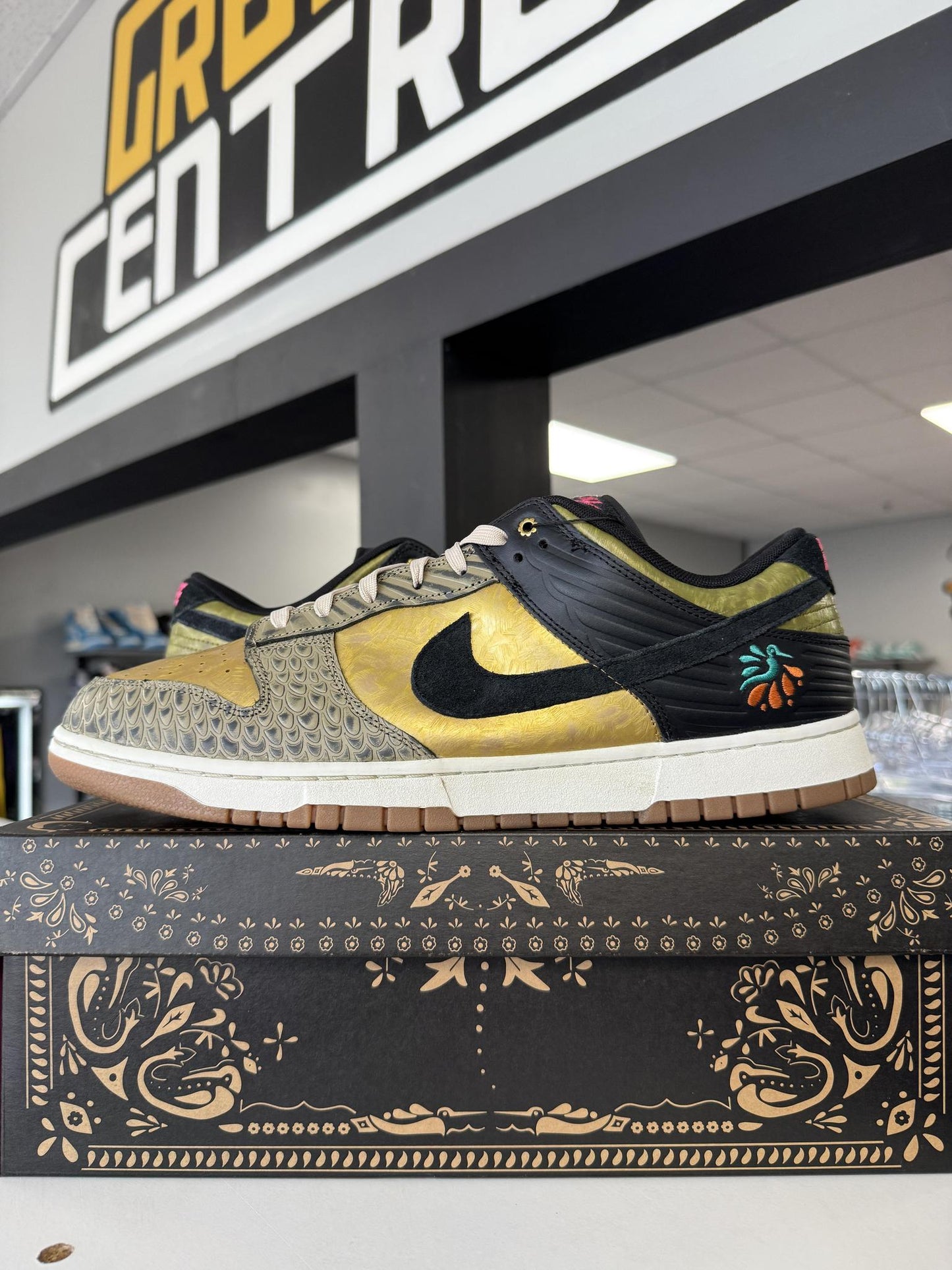 Nike Dunk Low "Día De Muertos" Used Size 14