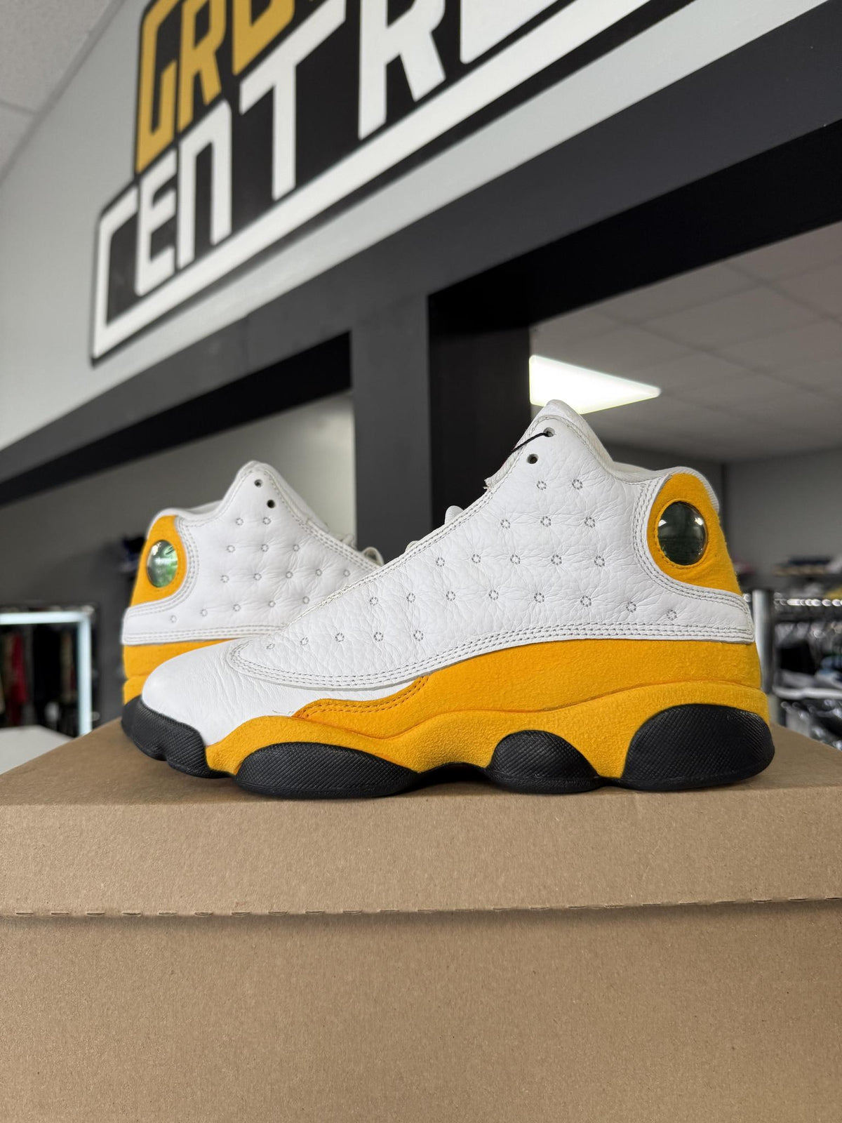 Jordan 13 "Del Sol" Used Size 6Y/7.5W