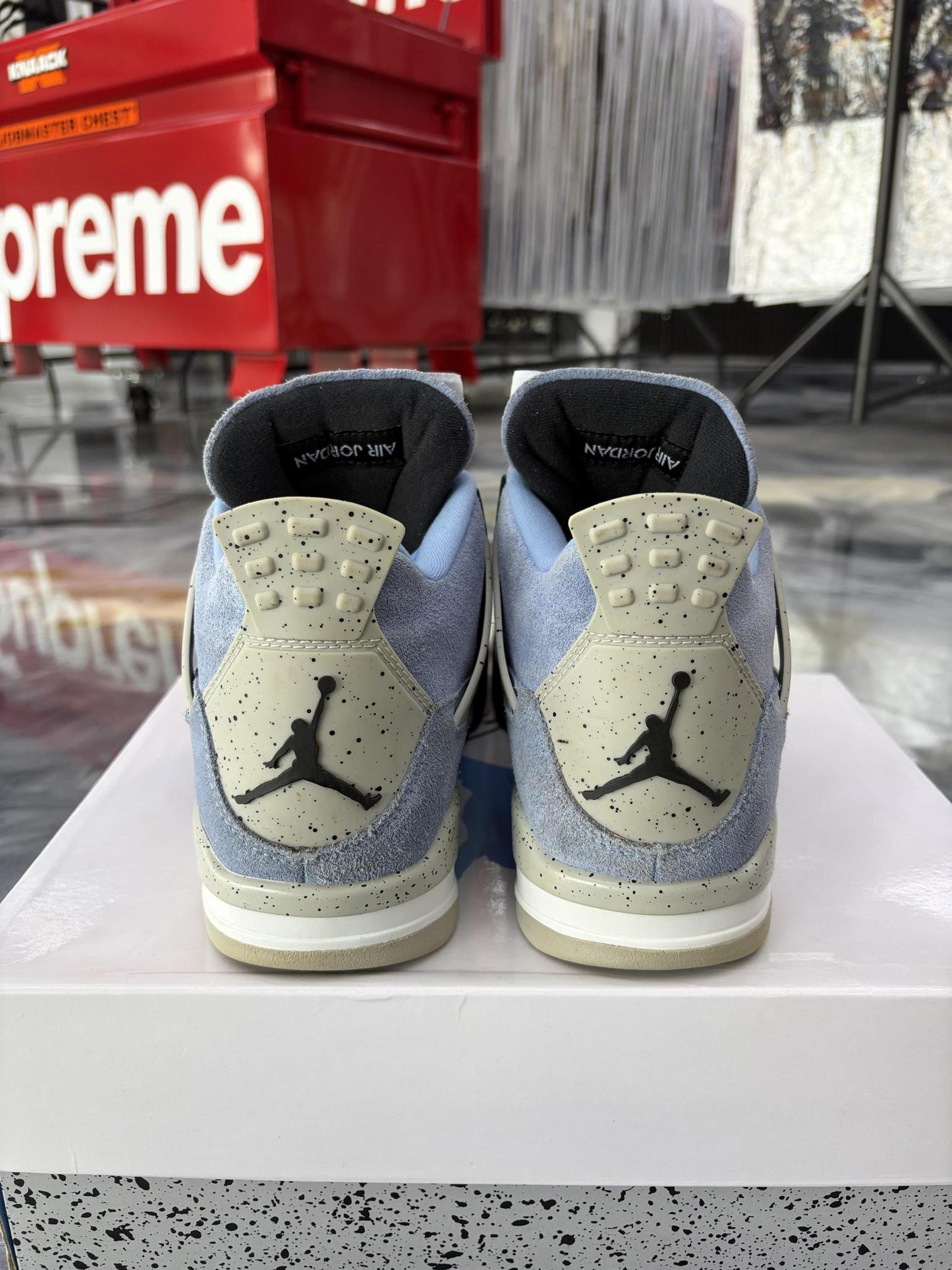 Jordan 4 "University Blue" Used Size 11