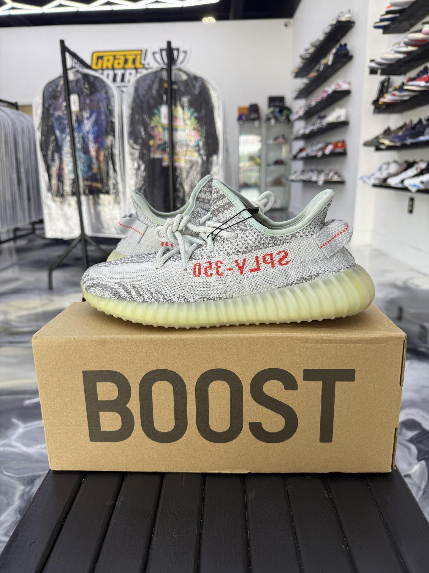 Yeezy 350 "Blue Tint" Used Size 8