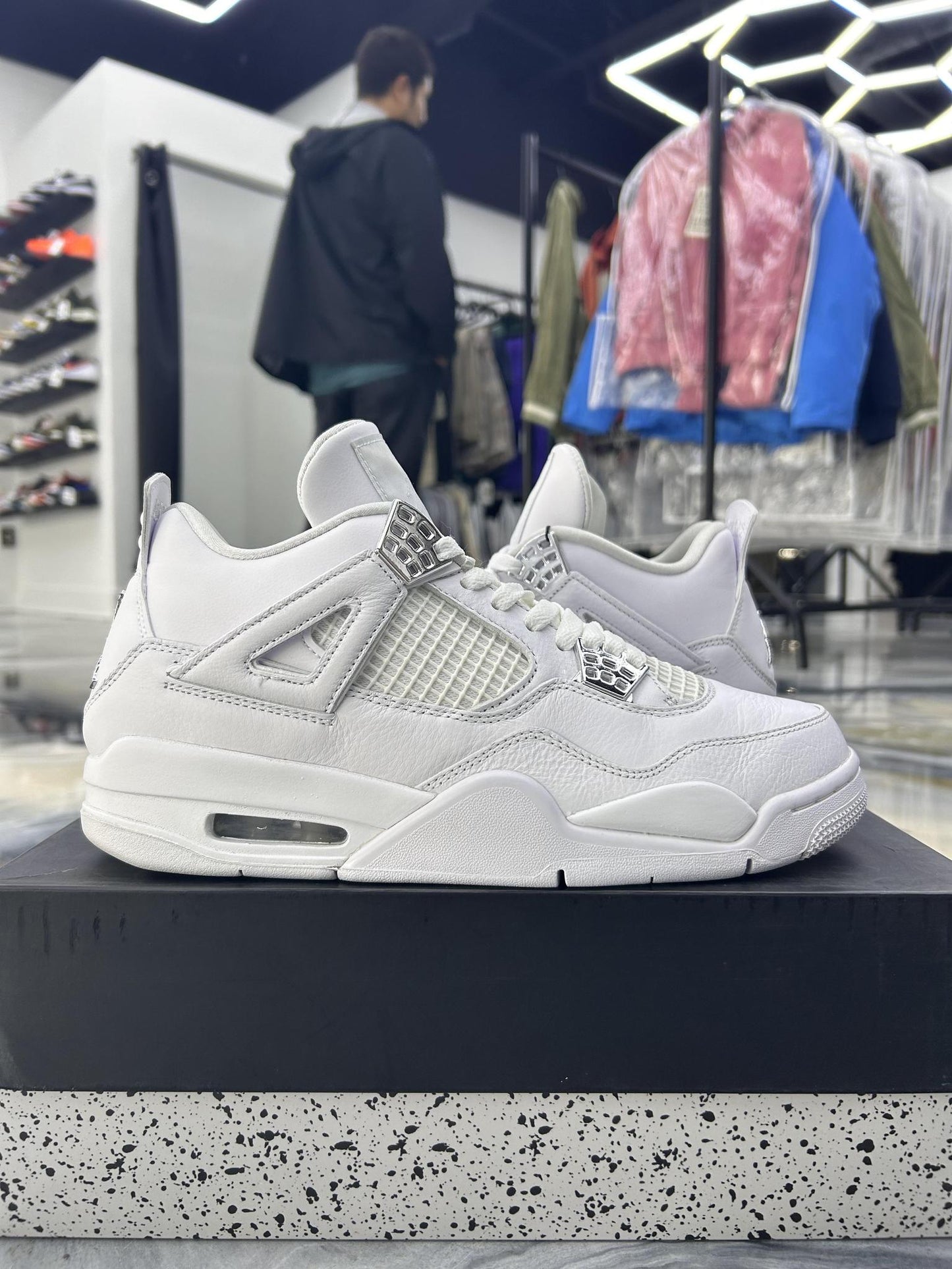 Jordan 4 "Pure Money" Used Size 9.5