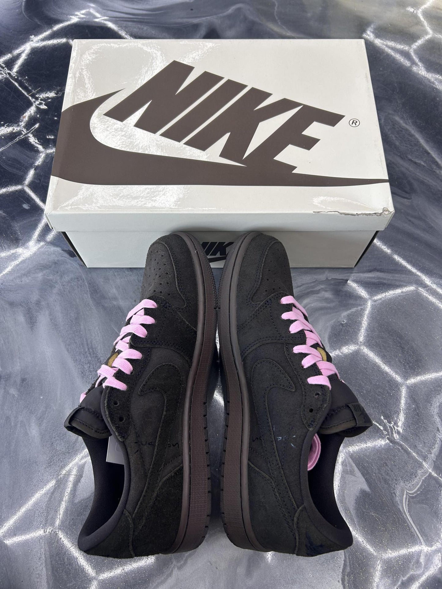 Jordan 1 Low x Travis Scott "Velvet Brown" Used Size 8.5