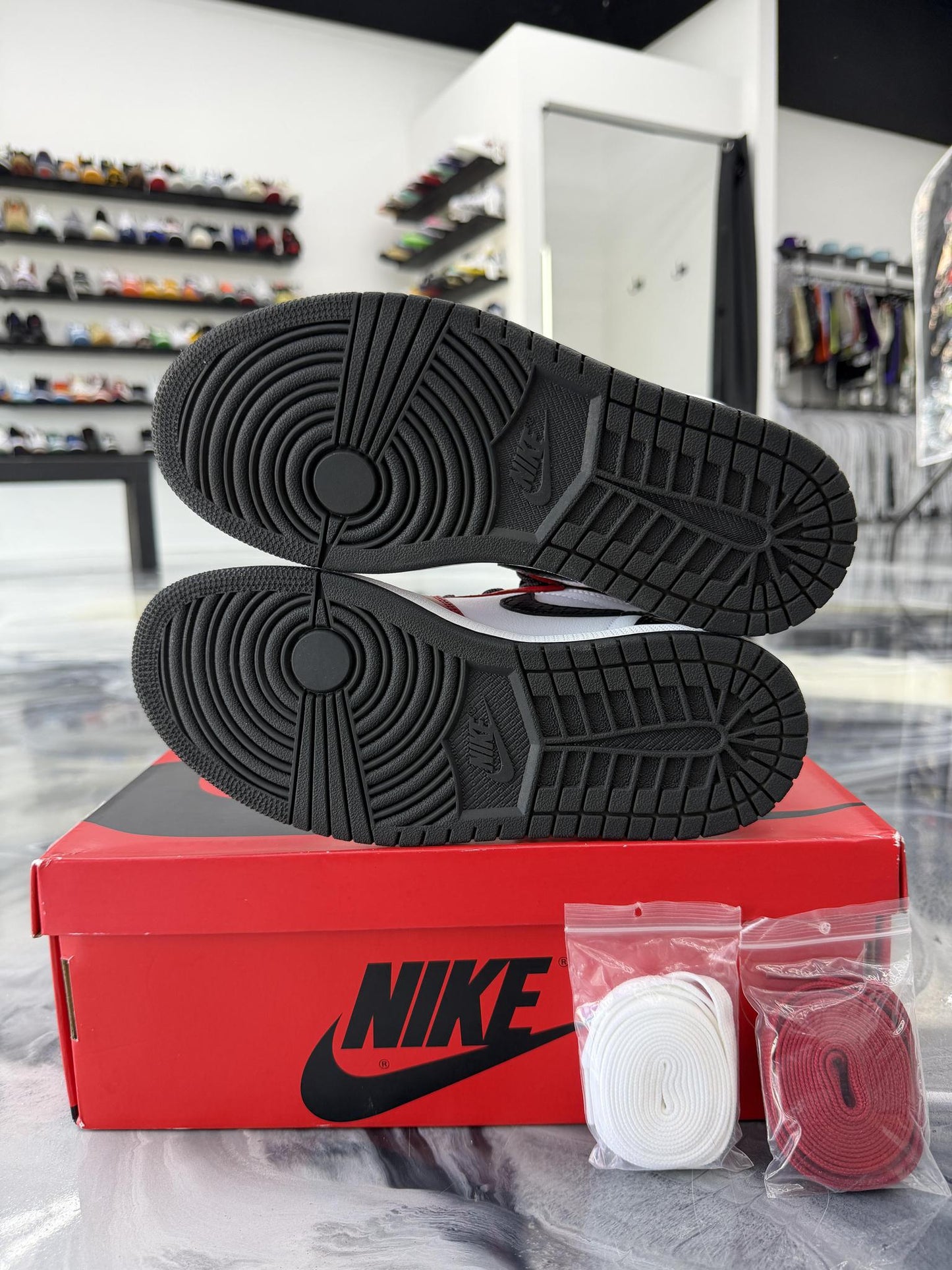 Jordan 1 Chicago Snakeskin Used Size 6Y/7.5W