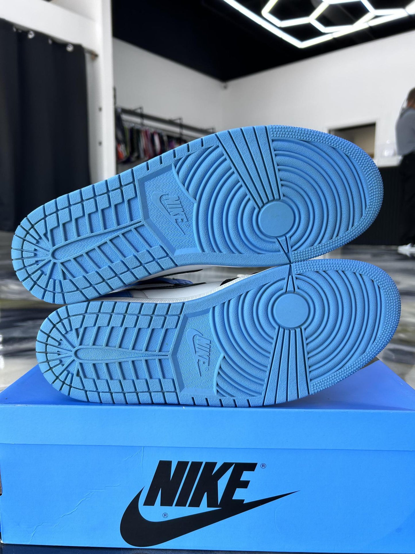 Jordan 1 "UNC Toe" Used Size 11.5