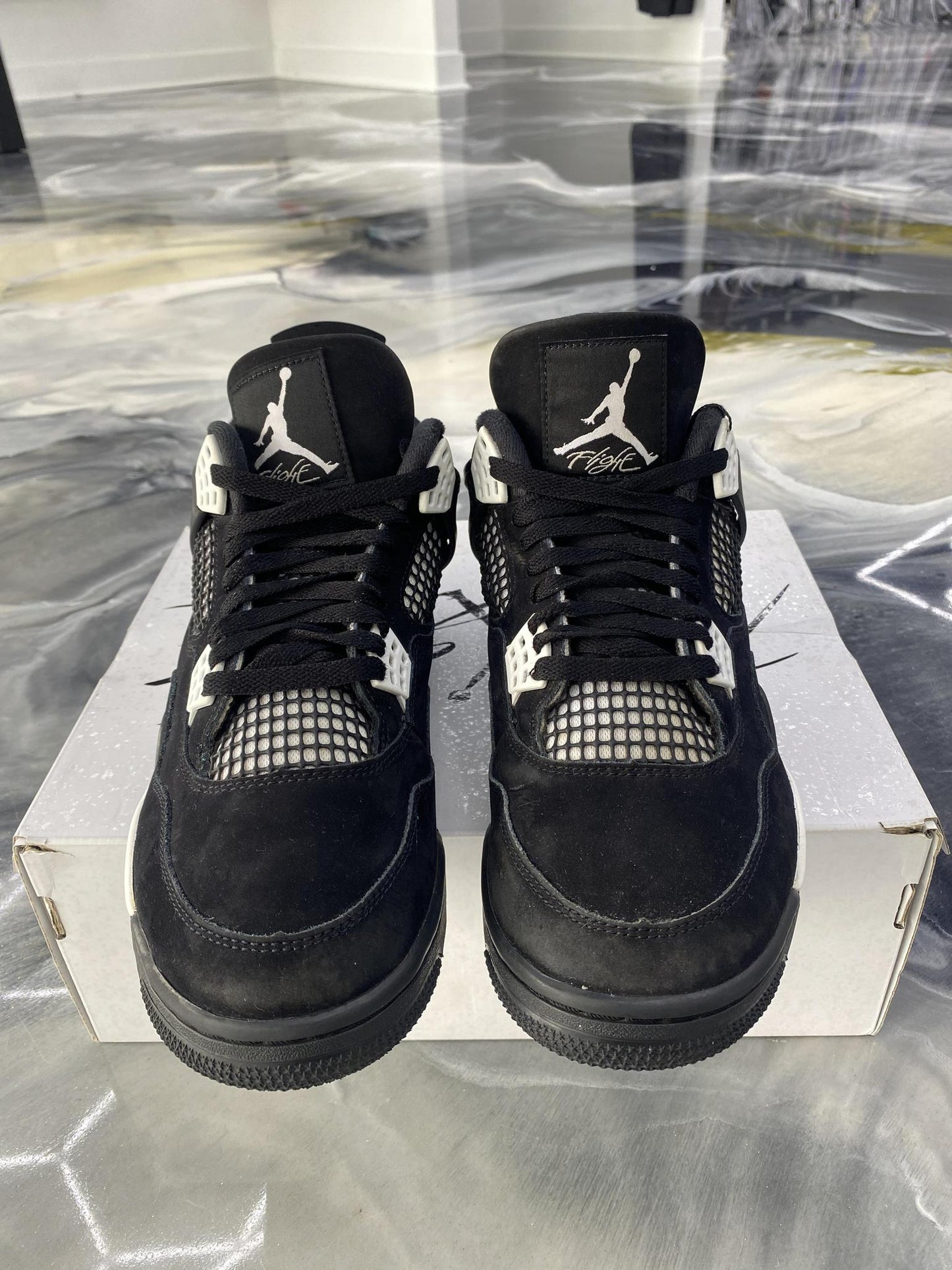 Jordan 4 "White Thunder" Used Size 11