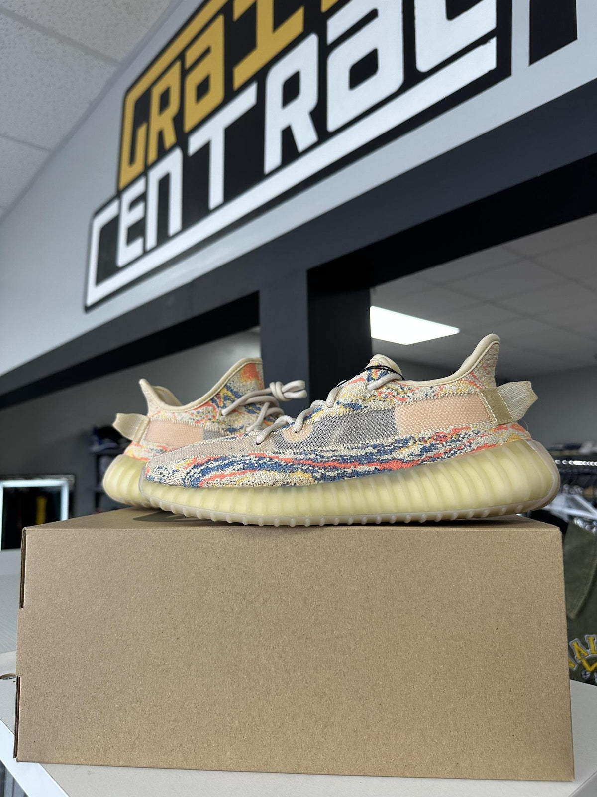 Adidas Yeezy 350 V2 "MX Oat" Used Size 6.5Y/8W