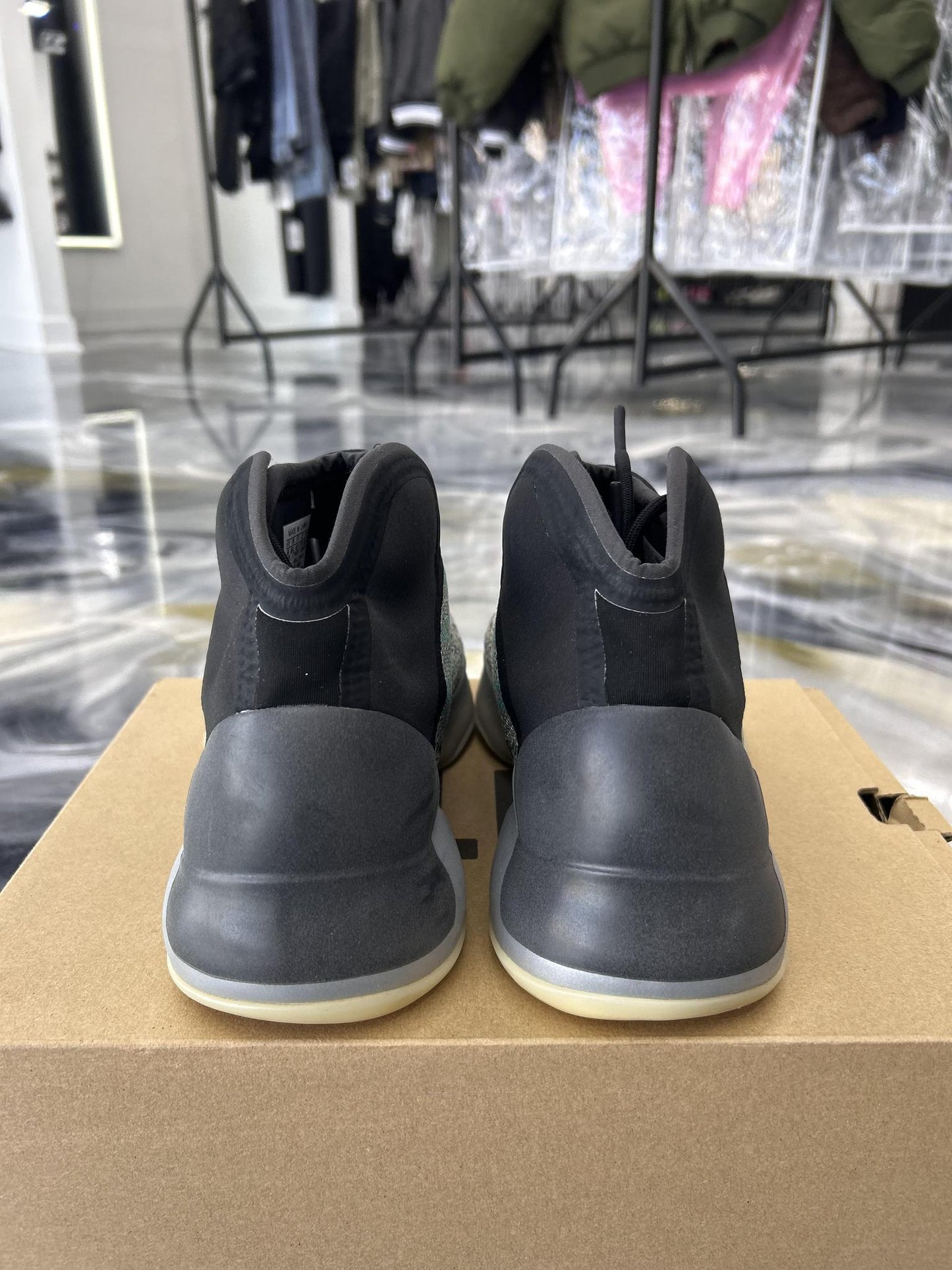 Yeezy Quantum Sea Teal Used Size 9