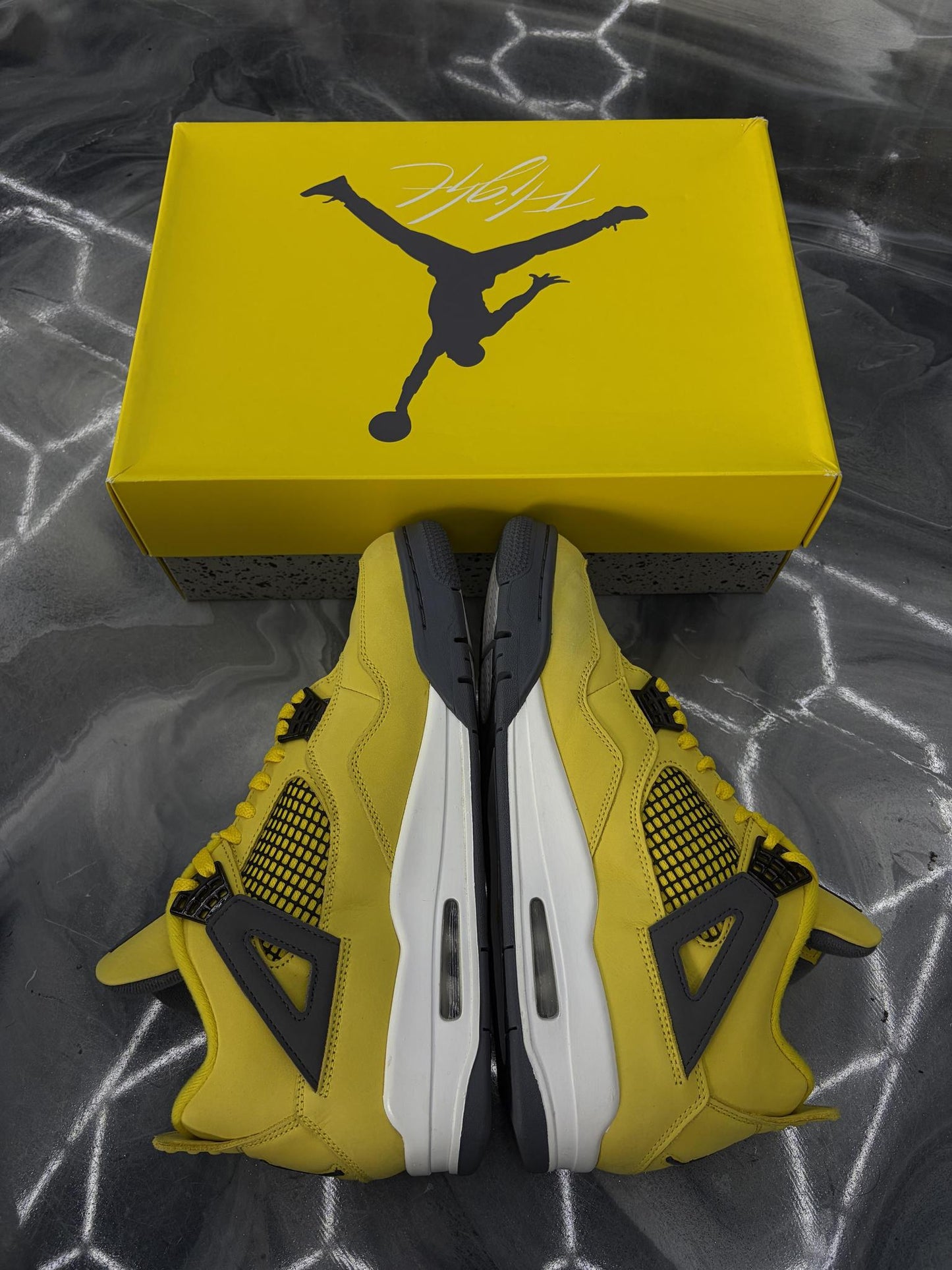 Jordan 4 "Lightning" Used Size 10.5