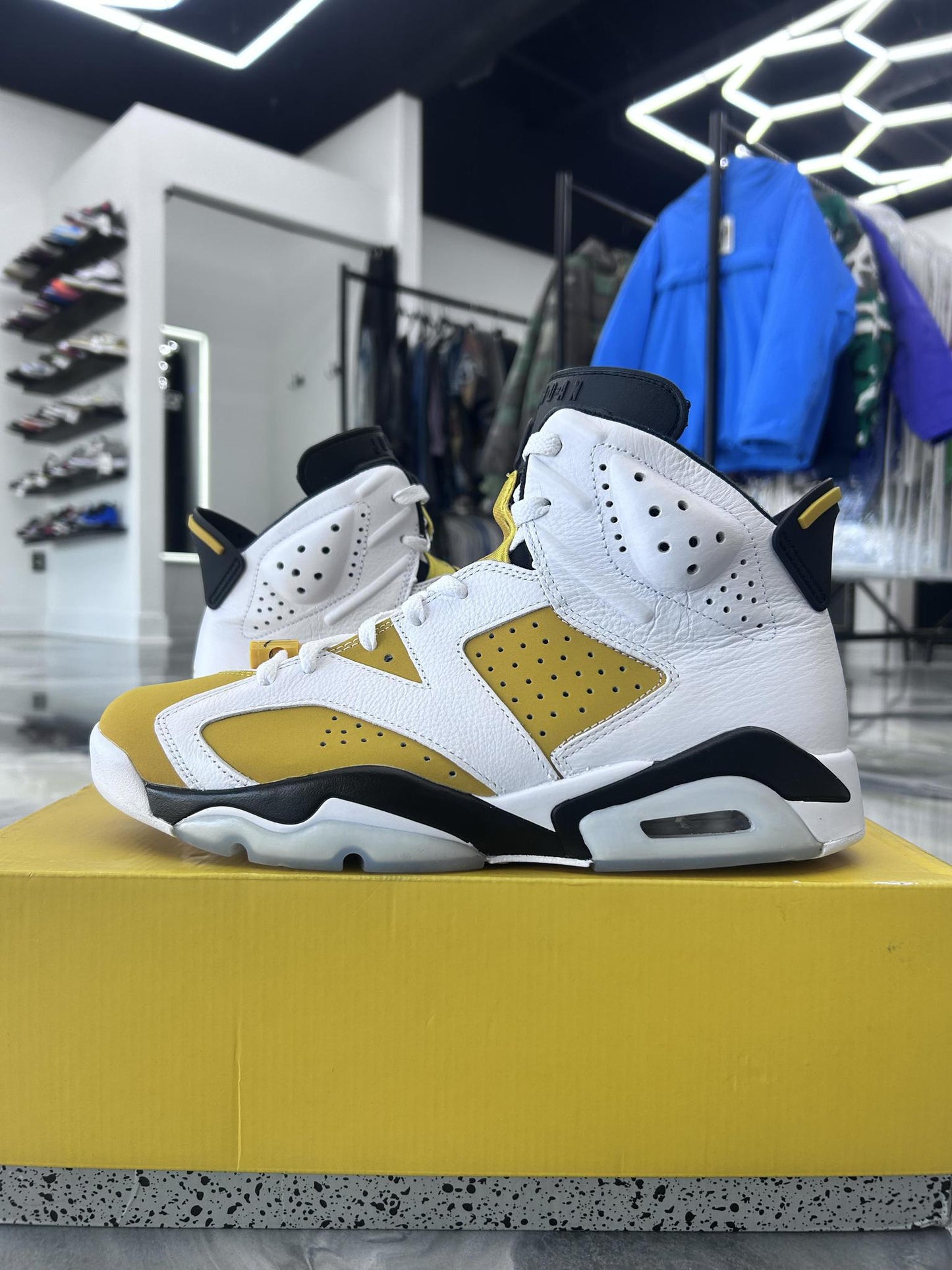 Jordan 6 "Yellow Ochre" Used Size 10