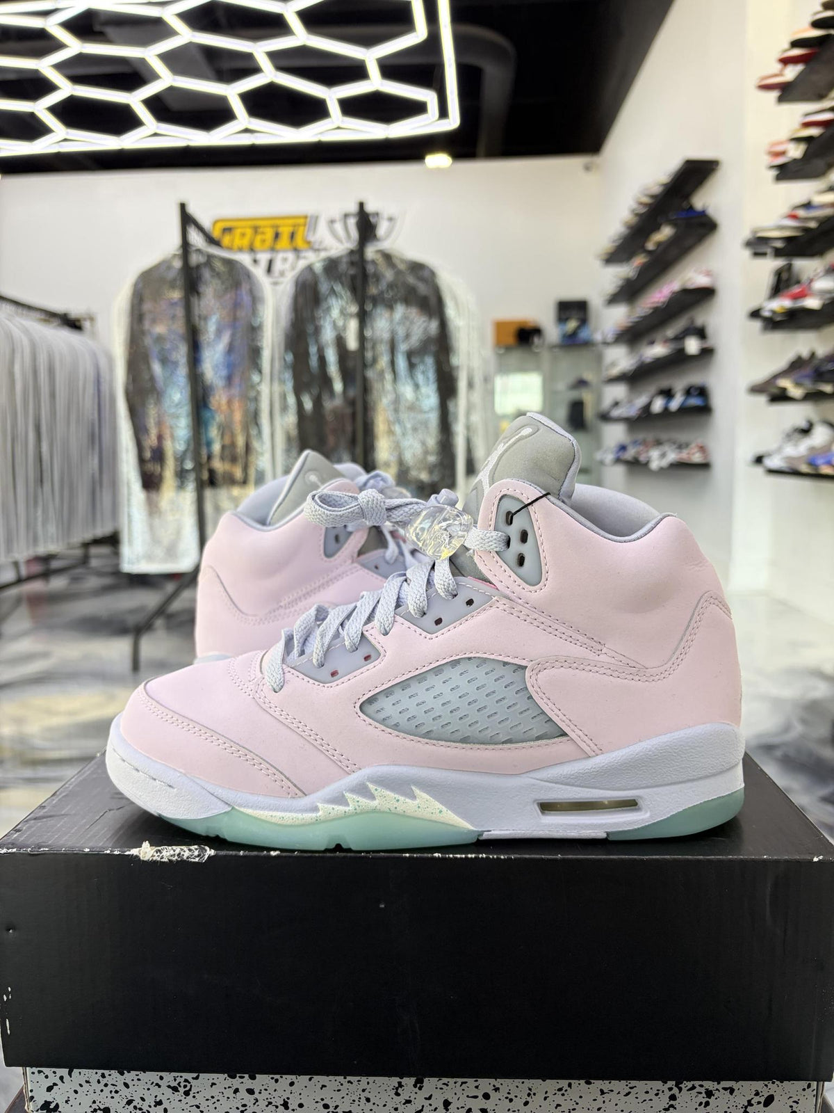Jordan 5 "Easter" Used Size 6Y/7.5W