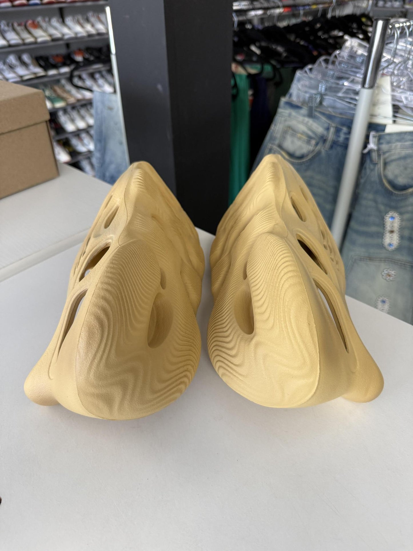 Adidas Yeezy Foam RNNR "Sulfur" Used Size 10