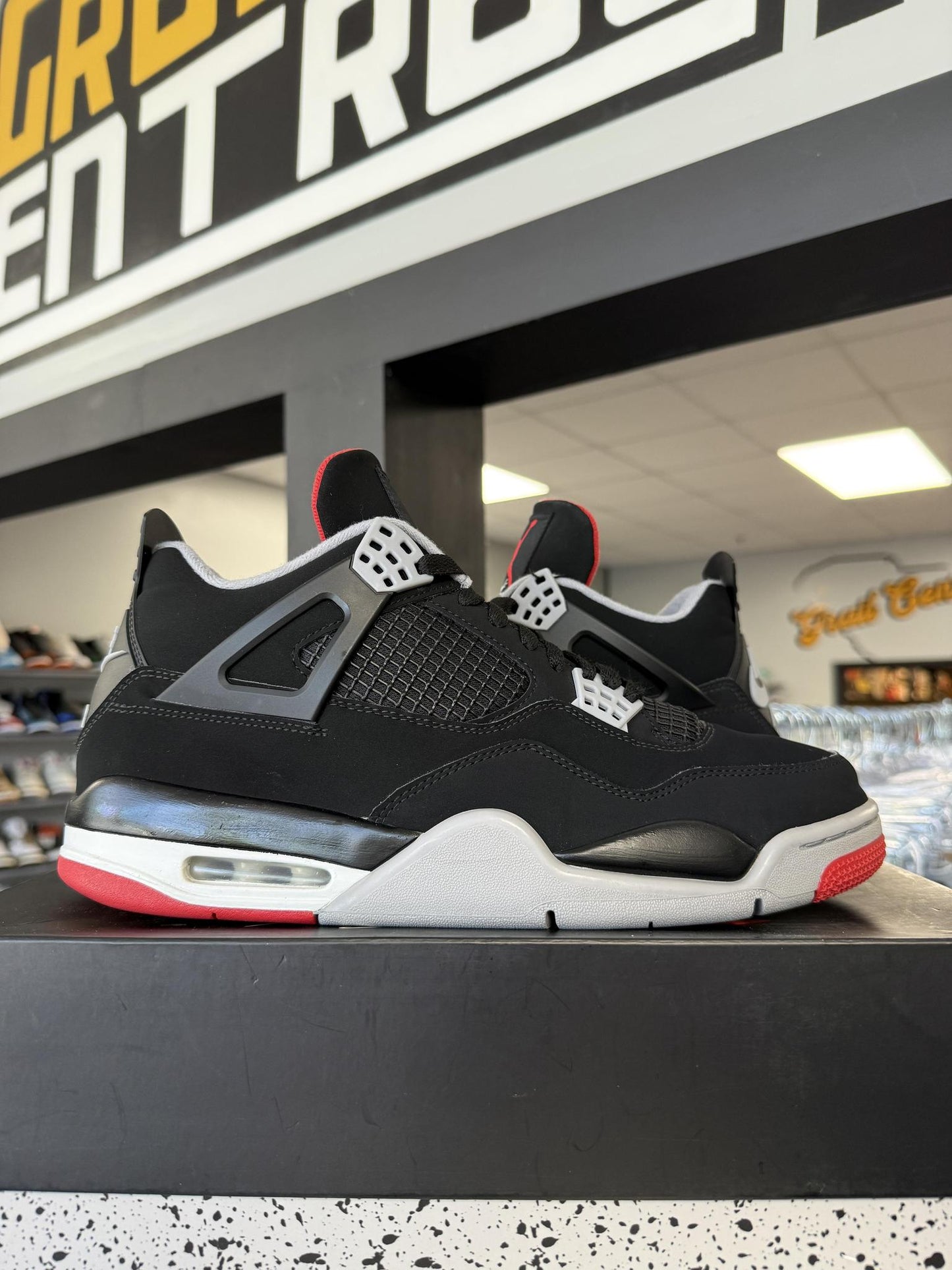 Jordan 4 "Bred 2019" Used Size 11