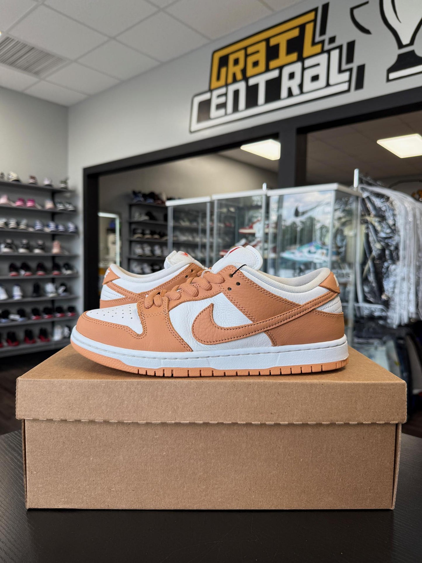 Nike Sb Dunk Low Light Congnac Used Size 8.5
