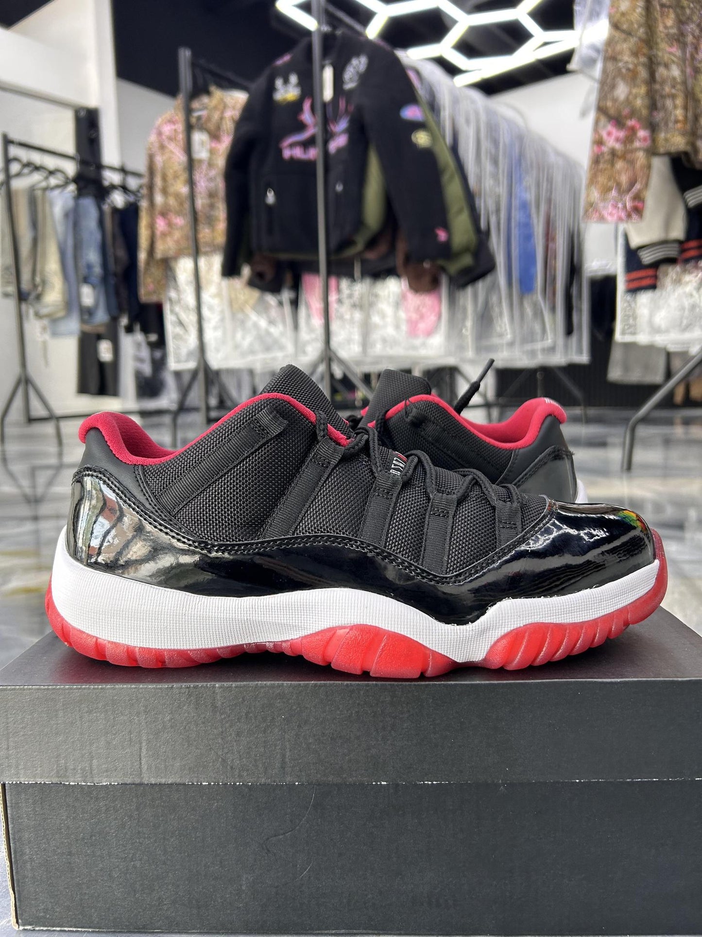 Jordan 11 "Bred" Low Used Size 9