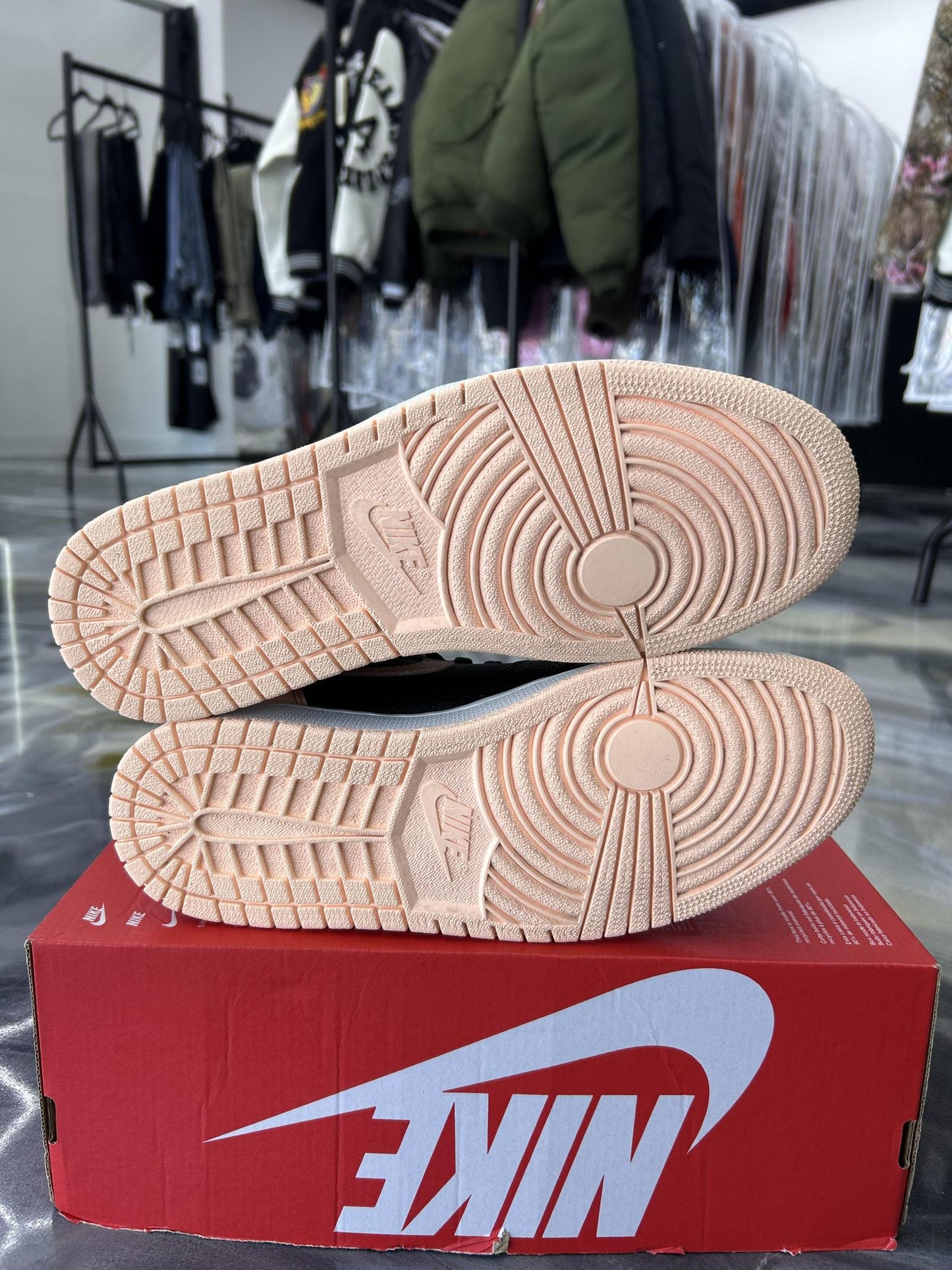 Jordan 1 "Crimson Tint" Used Size 9