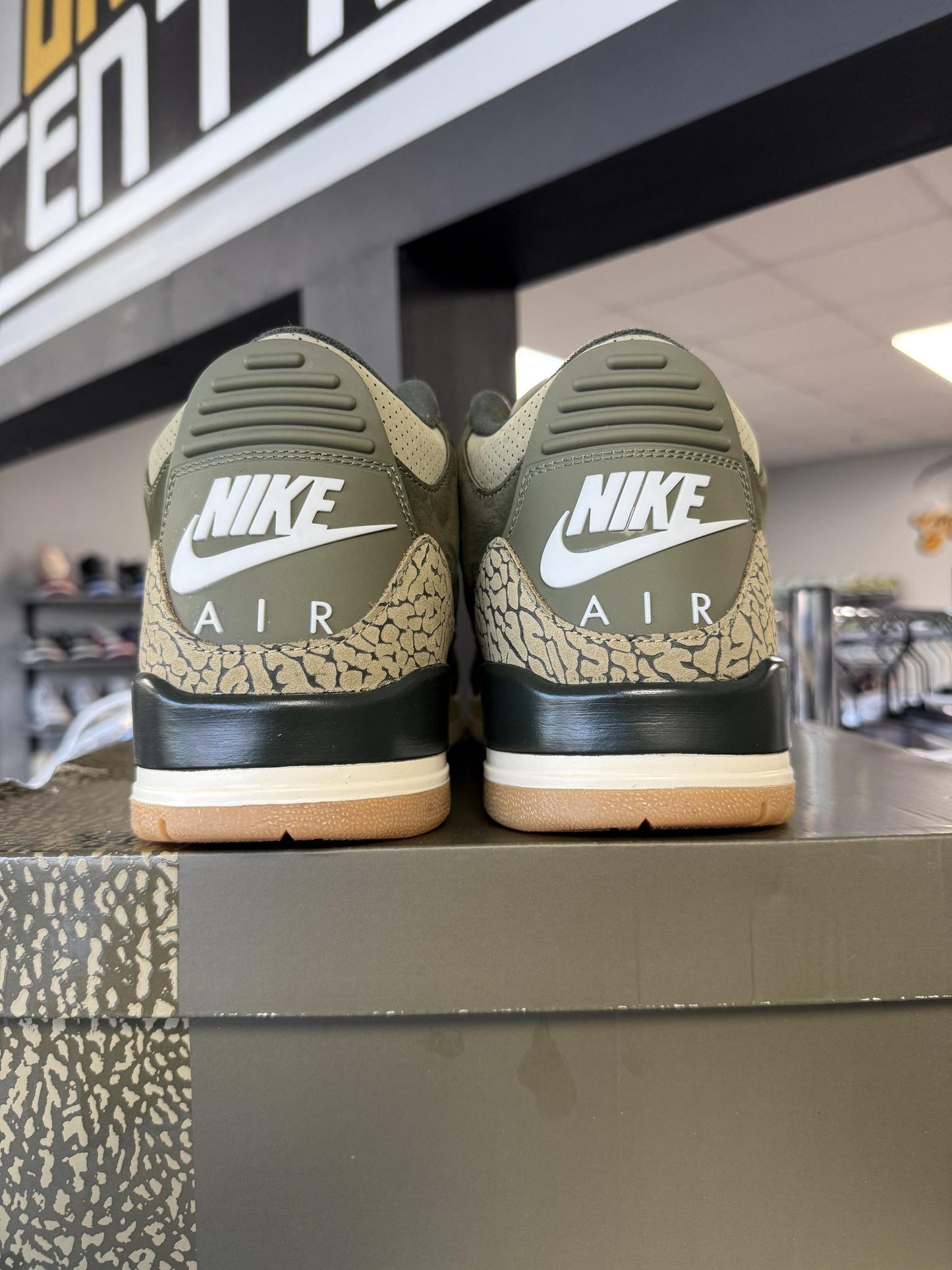 Jordan 3 "Family Affair" Used Size 12