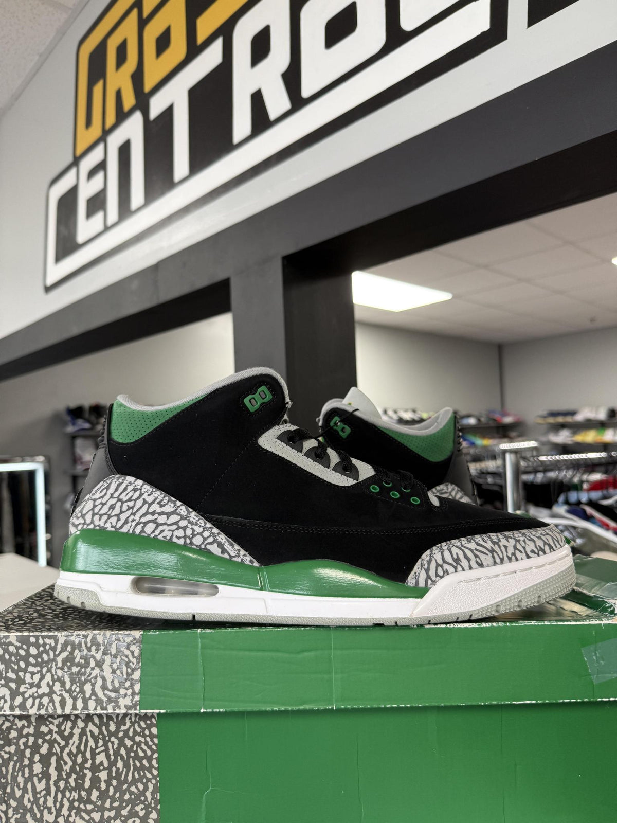 Jordan 3 "Pine Green" Used Size 13