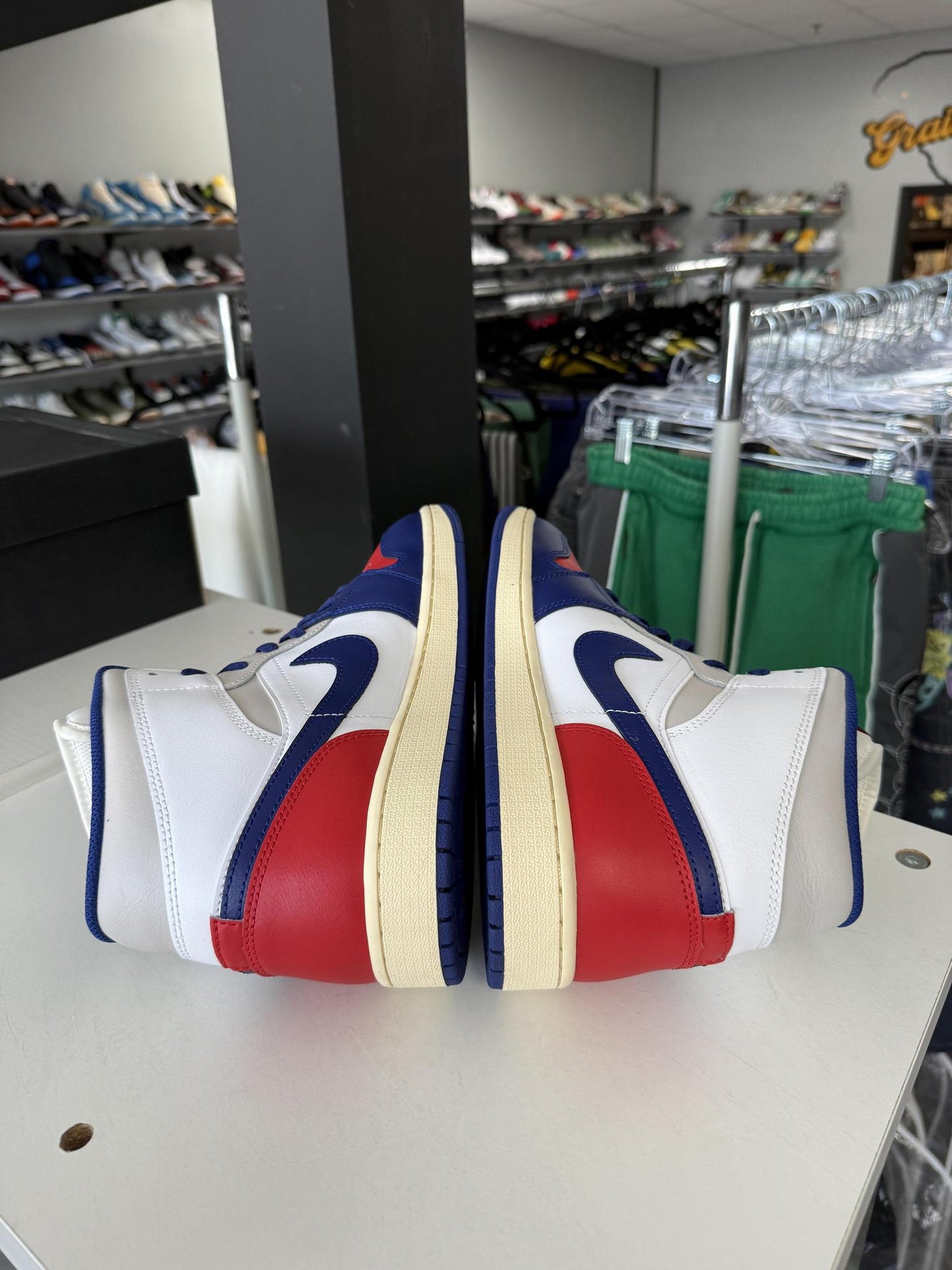 Jordan 1 Mid "Rare Air" Used Size 12