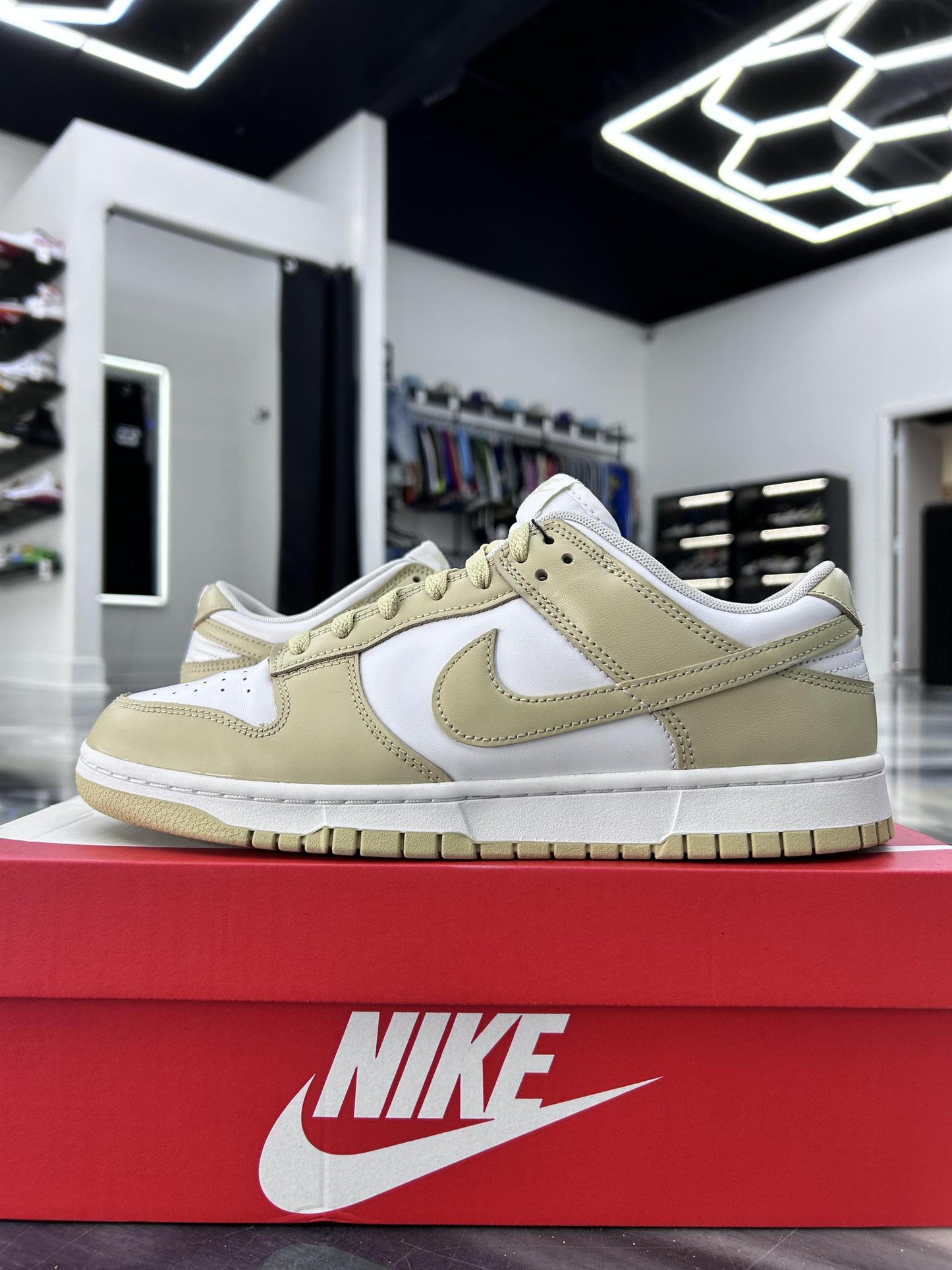 Nike Dunk Low "Team Gold" Used Size 10