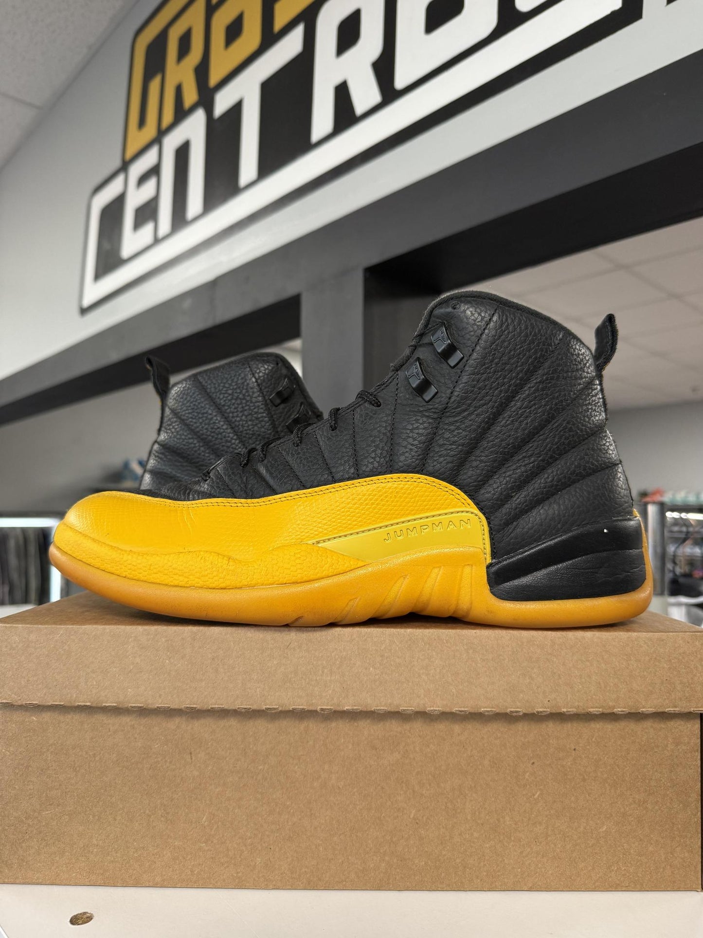 Jordan 12 "University Gold" Used Size 13
