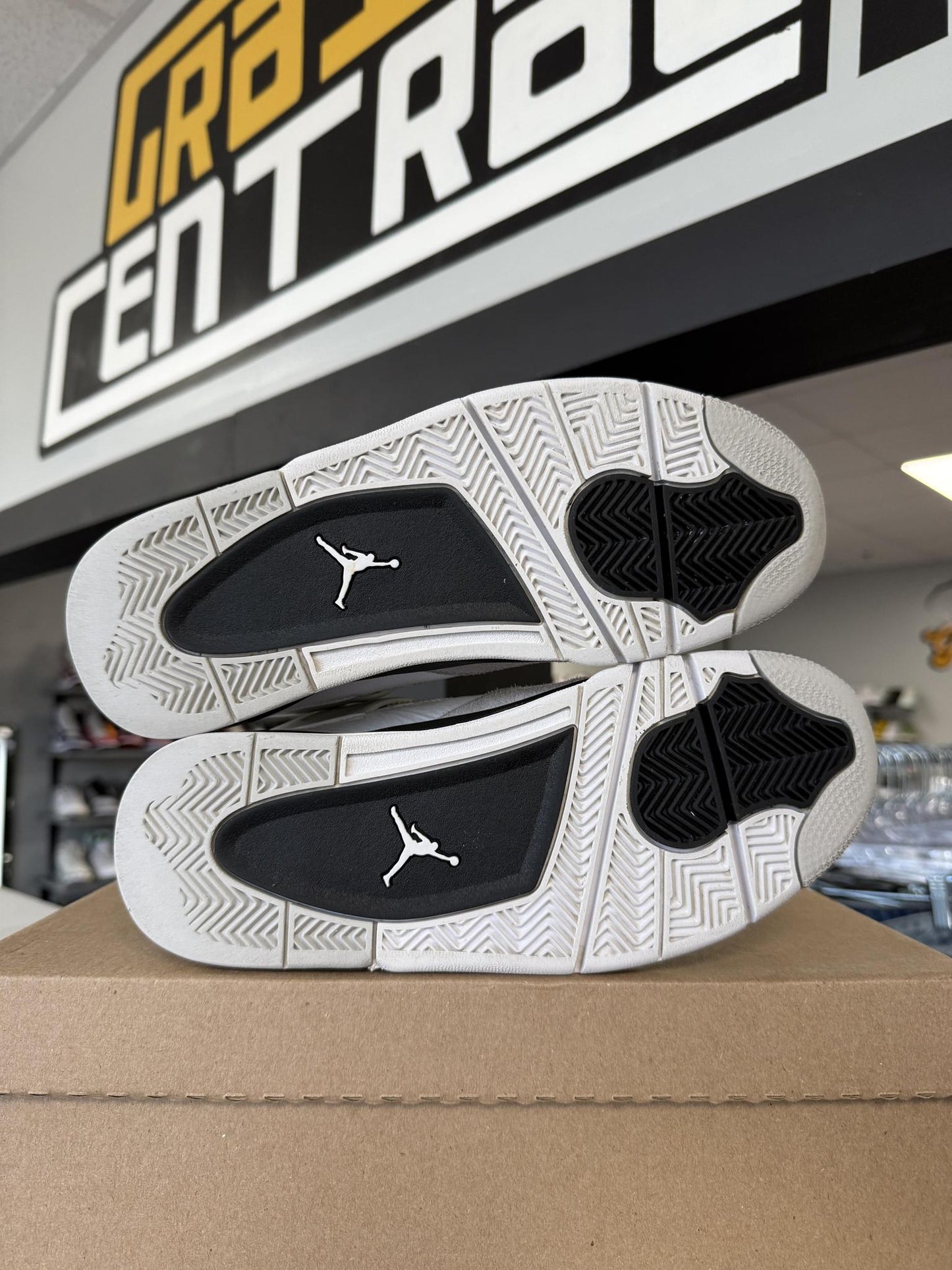 Jordan 4 "Military Black" Used Size 7.5
