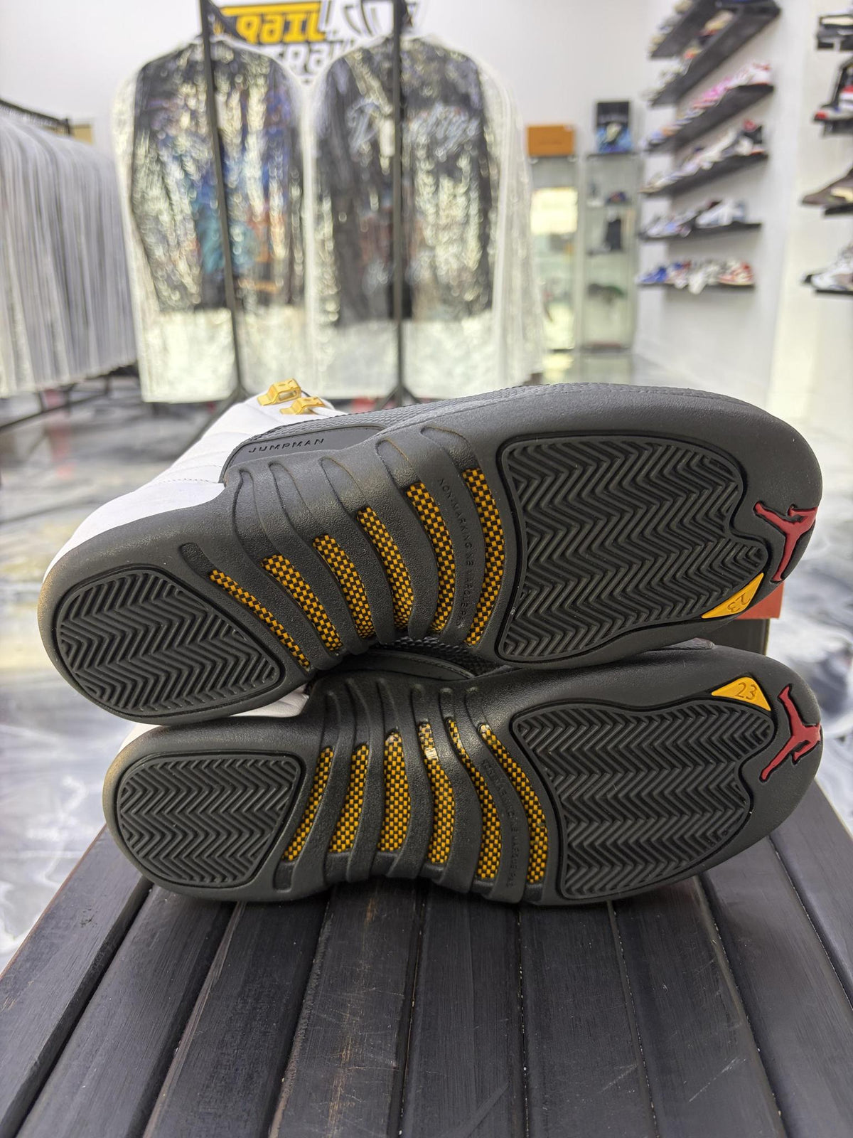 Jordan 12 "Taxi" Used Size 7Y/8.5W