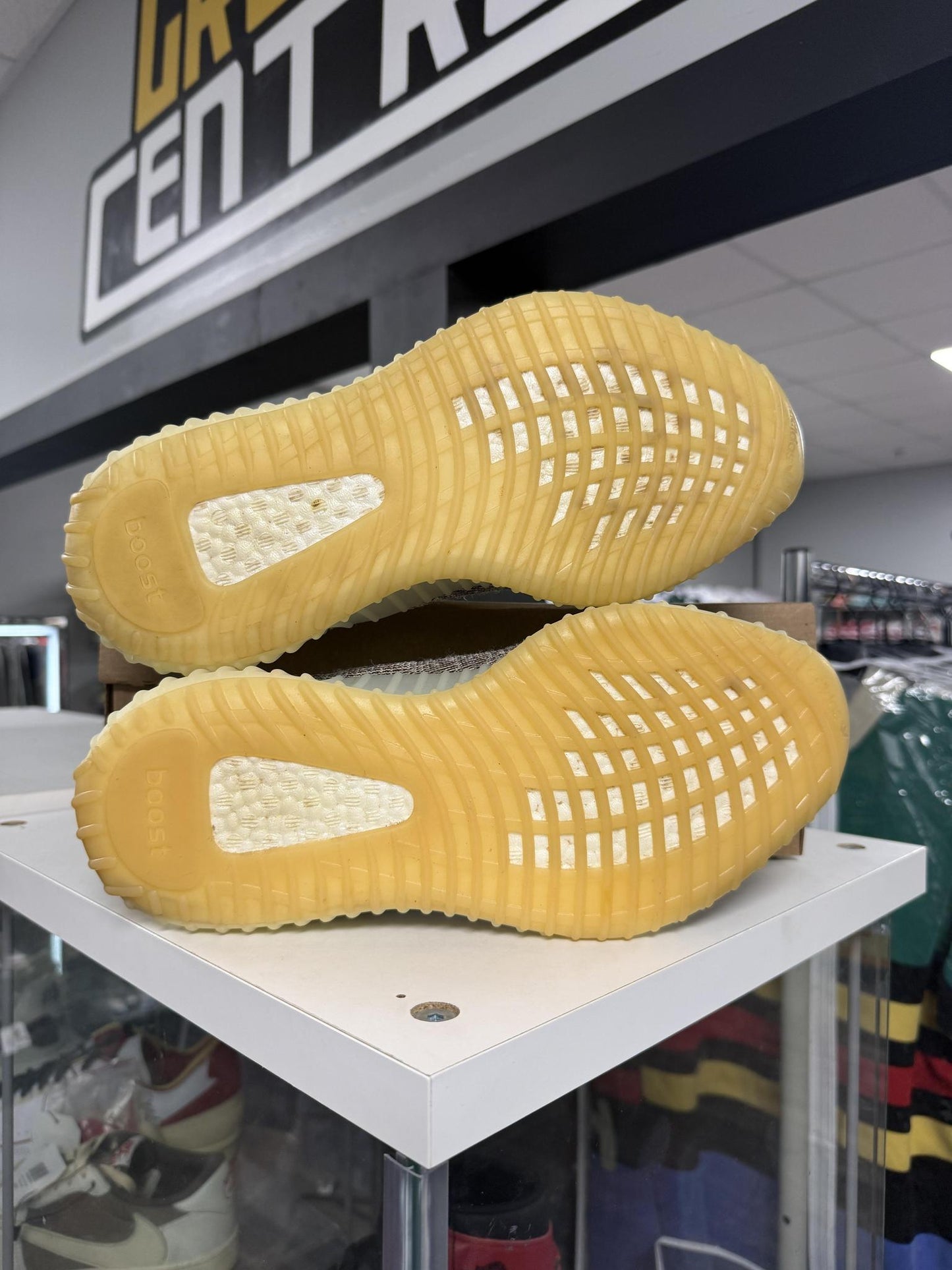 Yeezy 350 V2 "Zyon" Used Size 9.5
