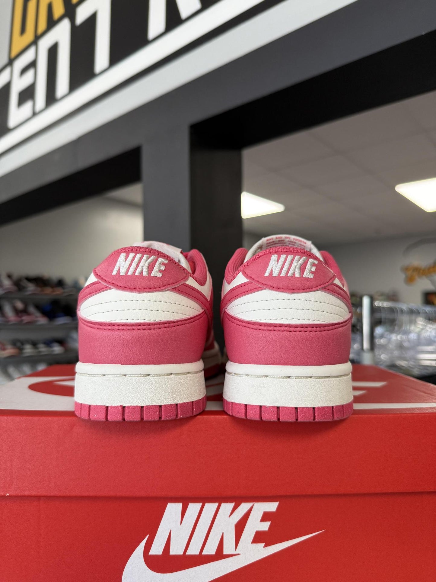 Nike Dunk Low "Aster Pink" UsedSize 6.5Y/8W