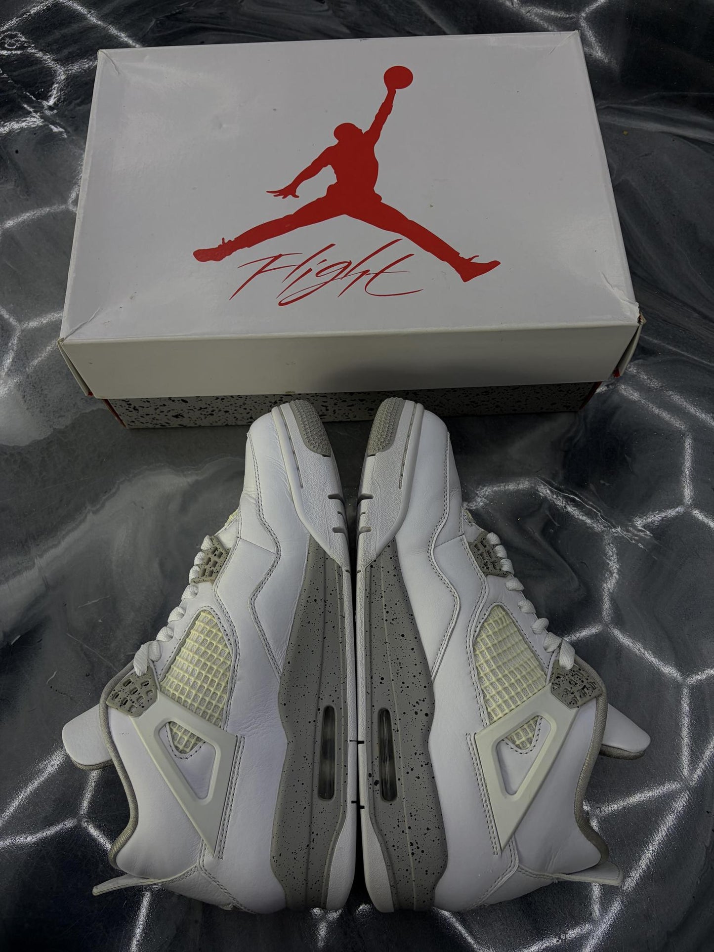 Jordan 4 "White Oreo" Used Size 9
