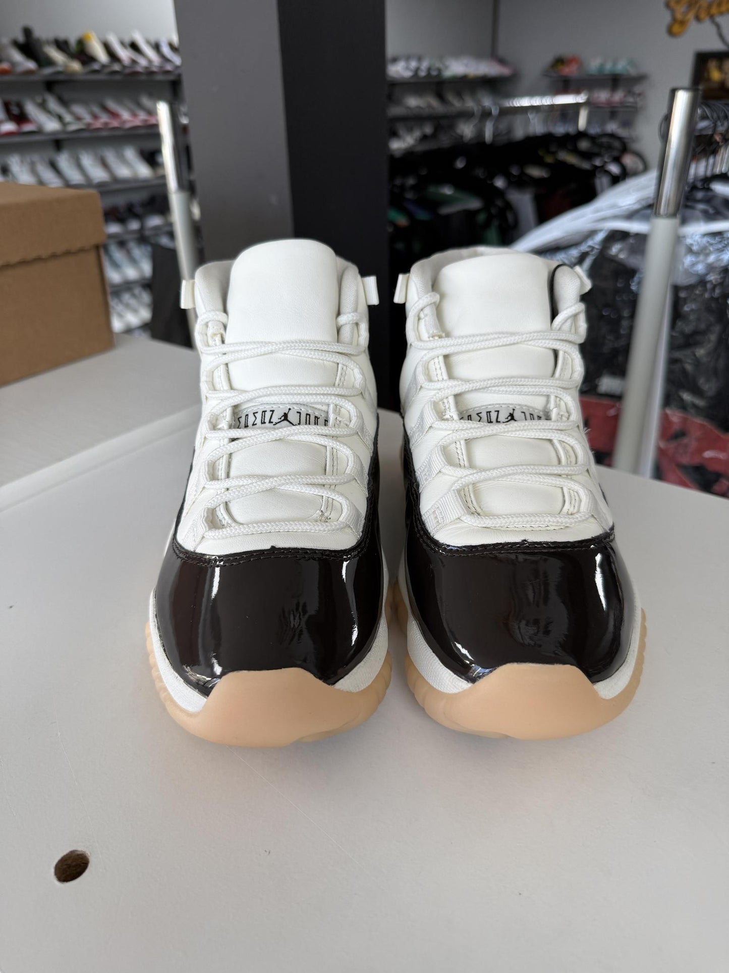 Jordan 11 "Neapolitan" Used Size 4.5Y/6W
