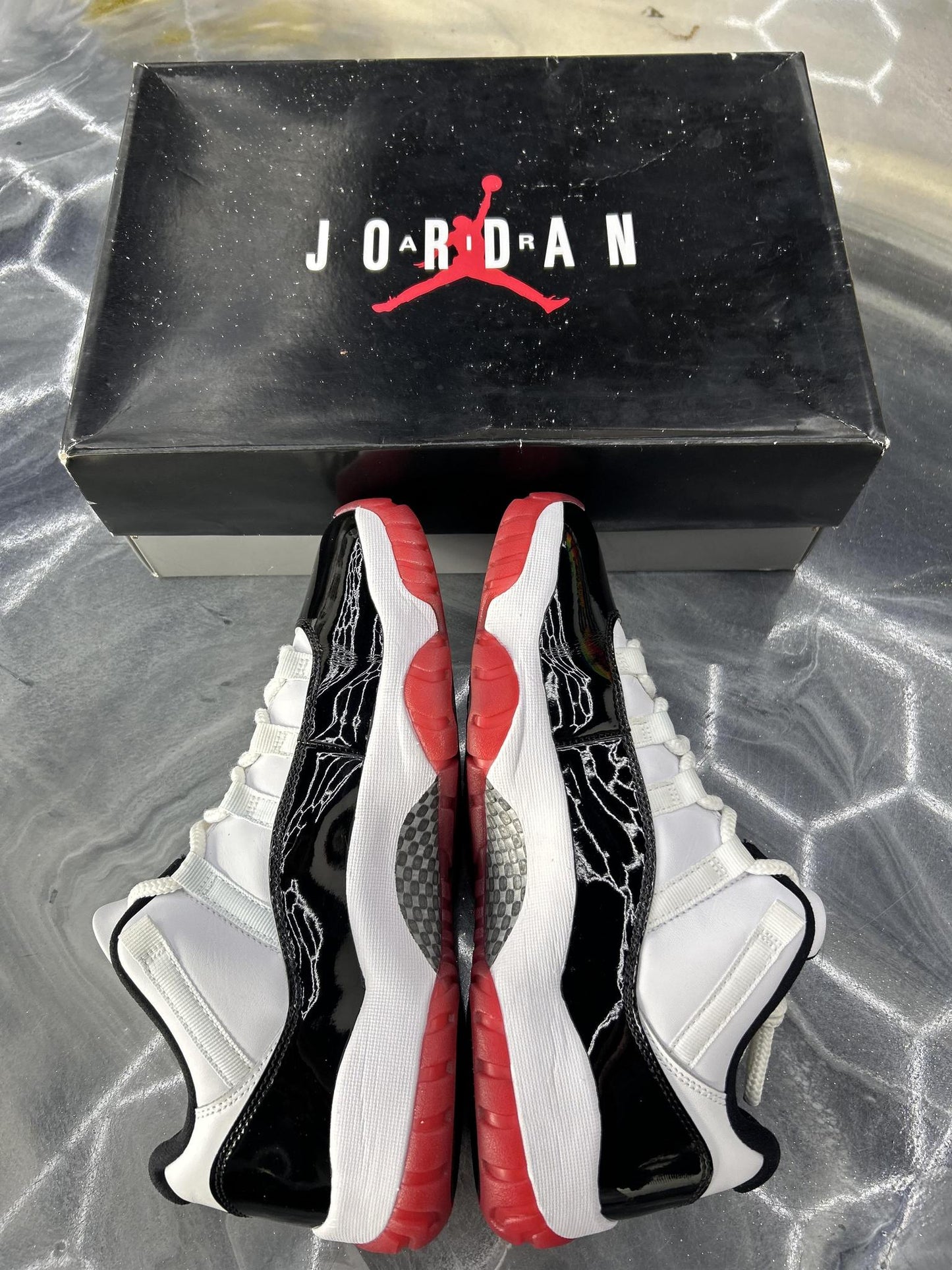 Jordan 11 "Concord Bred" Used Size 9.5