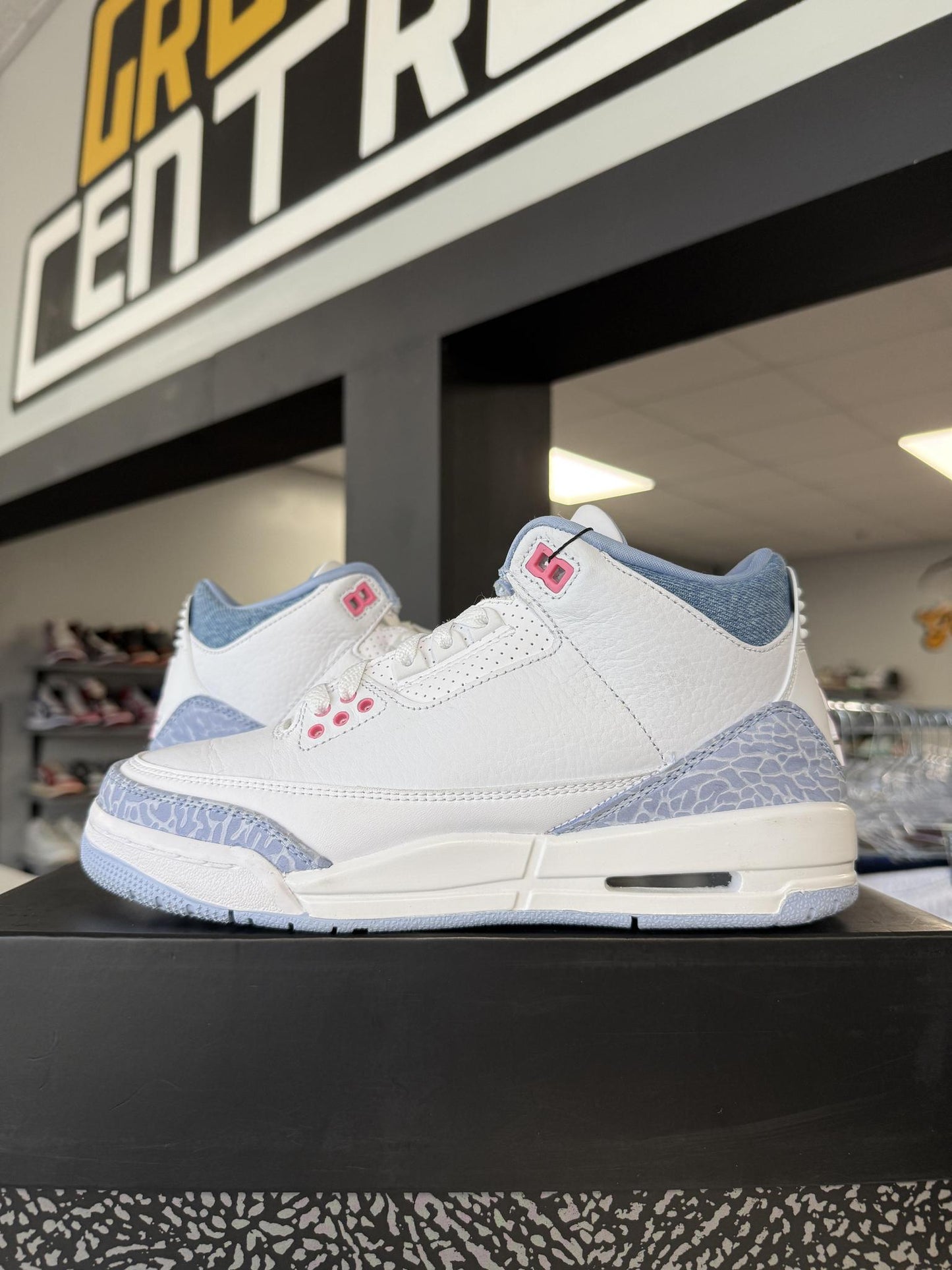 Jordan 3 "White Cobalt Bliss" Used Size 5.5Y/7W